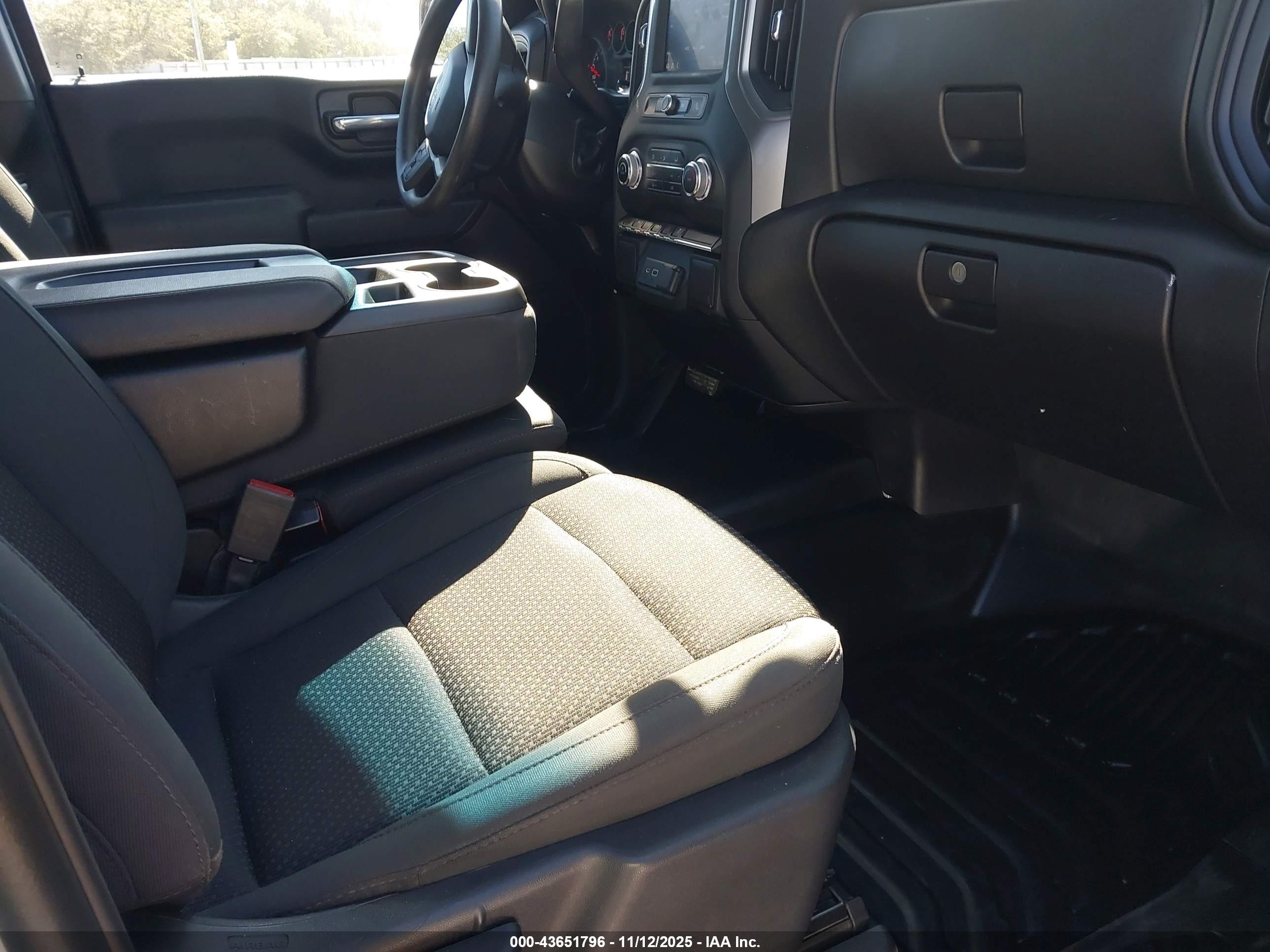 GMC SIERRA image 5