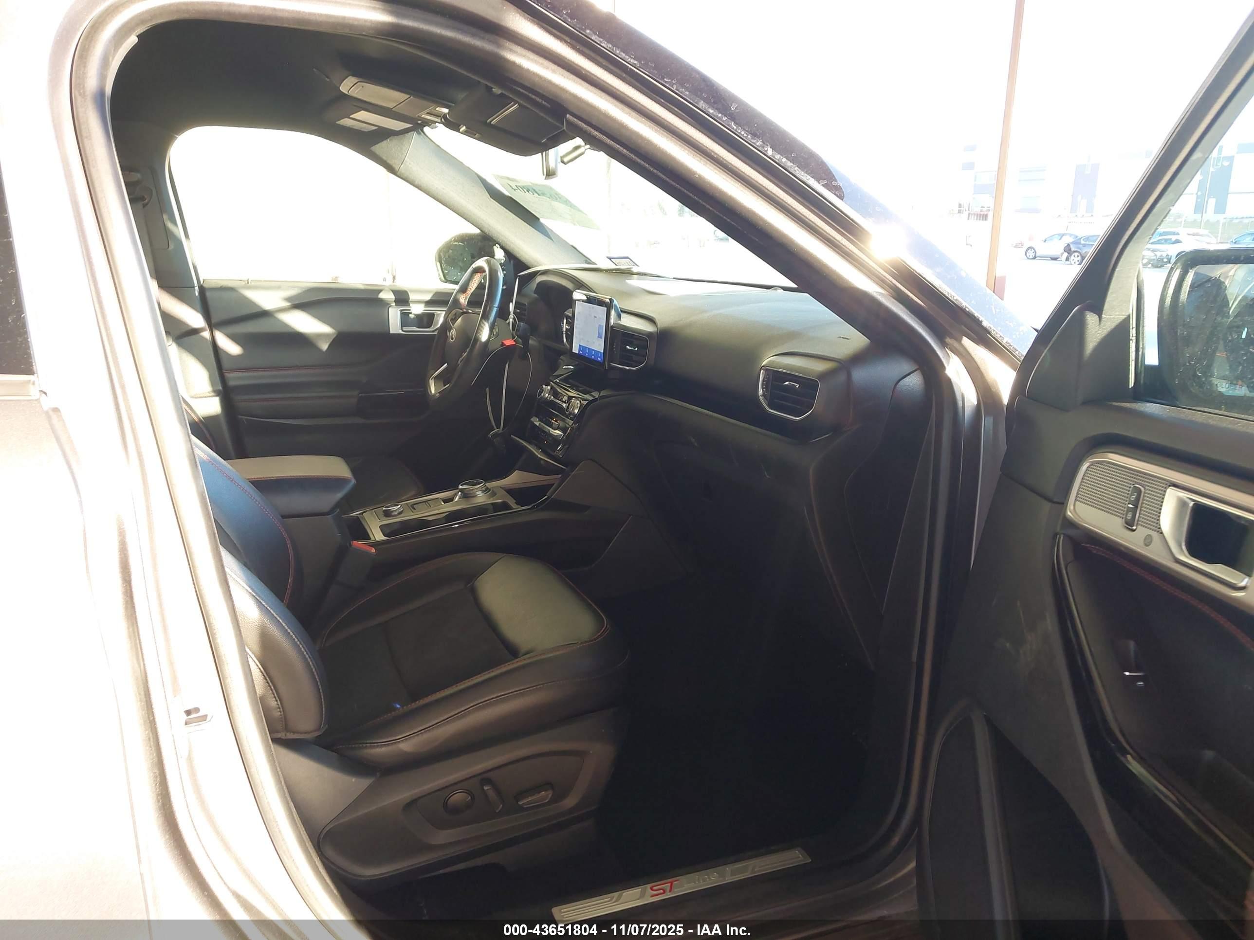 FORD EXPLORER image 5