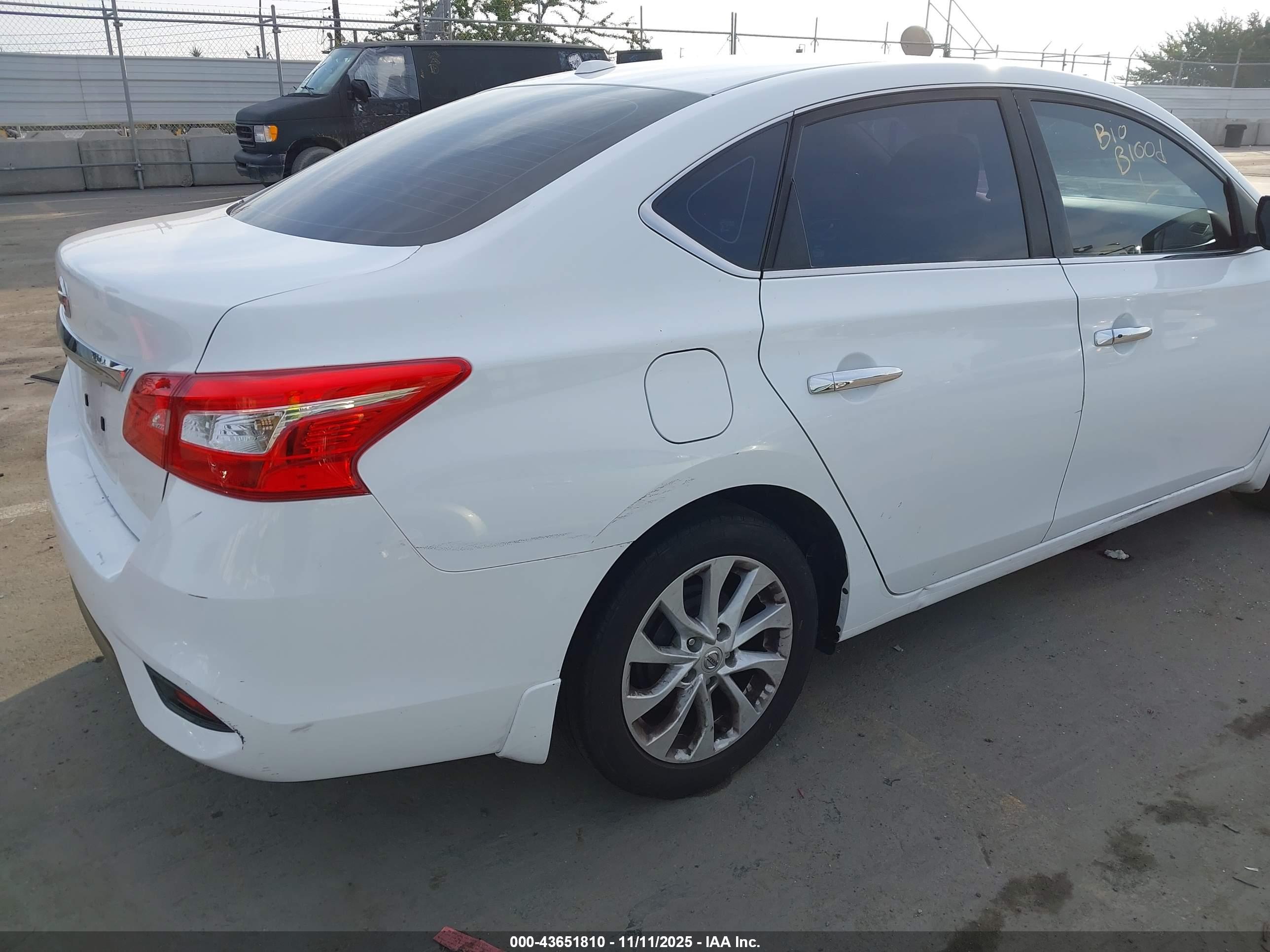 NISSAN SENTRA image 6