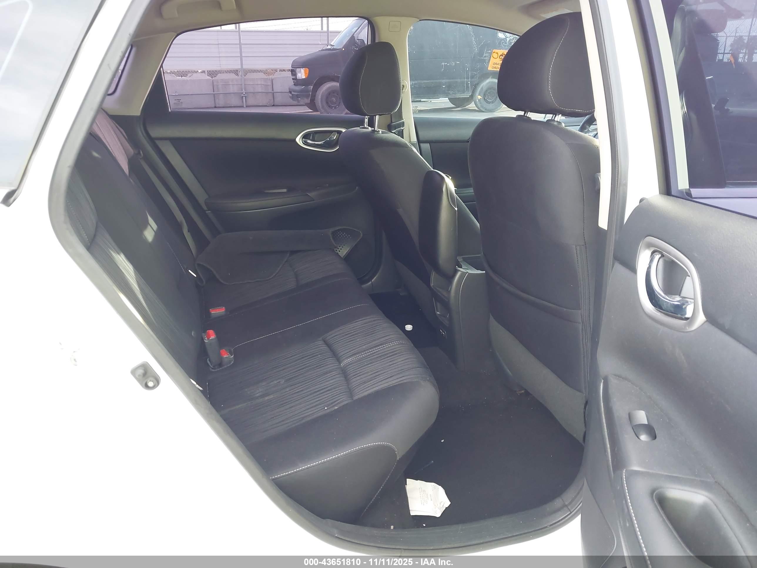 NISSAN SENTRA image 8