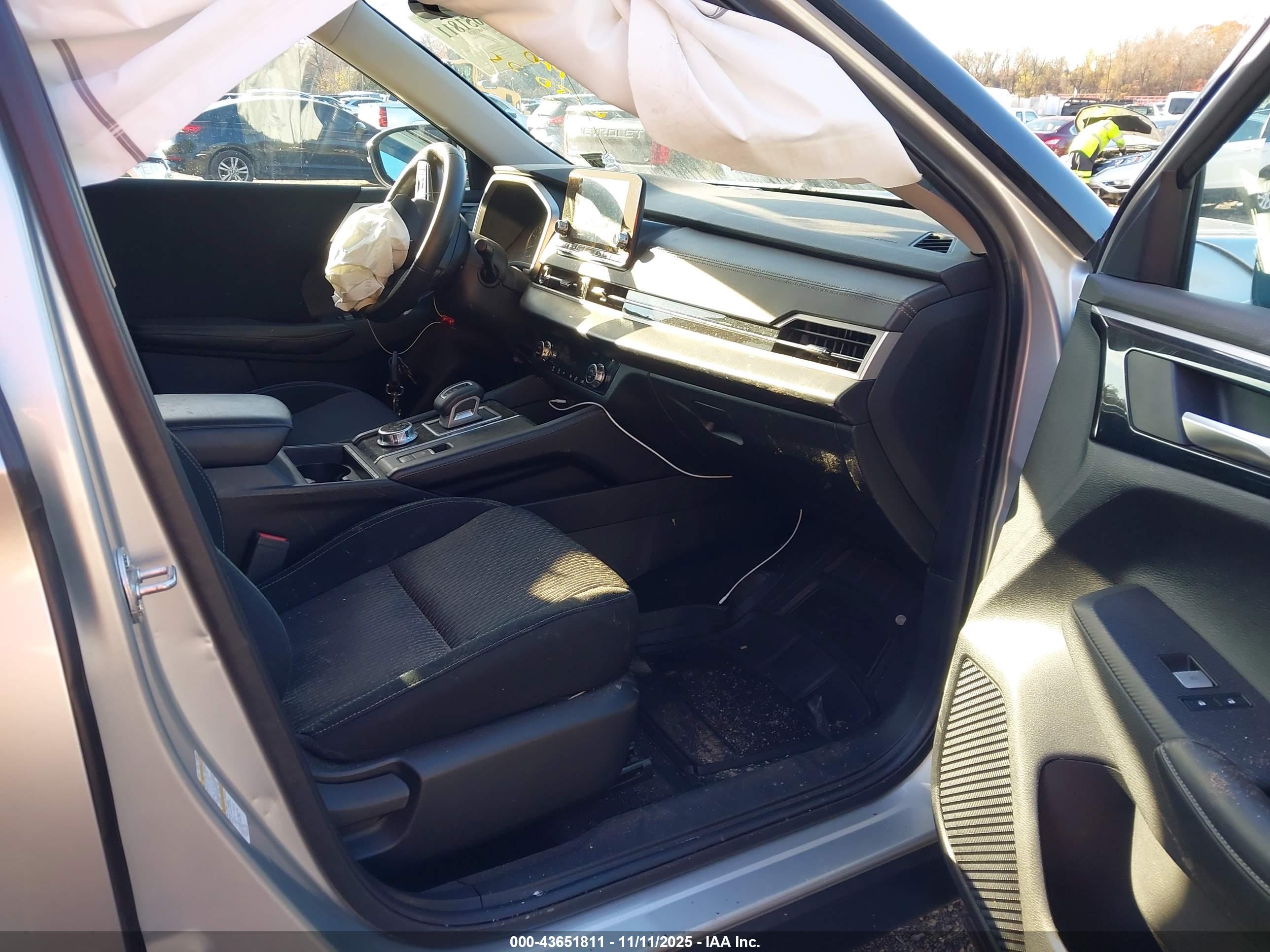 MITSUBISHI OUTLANDER image 5
