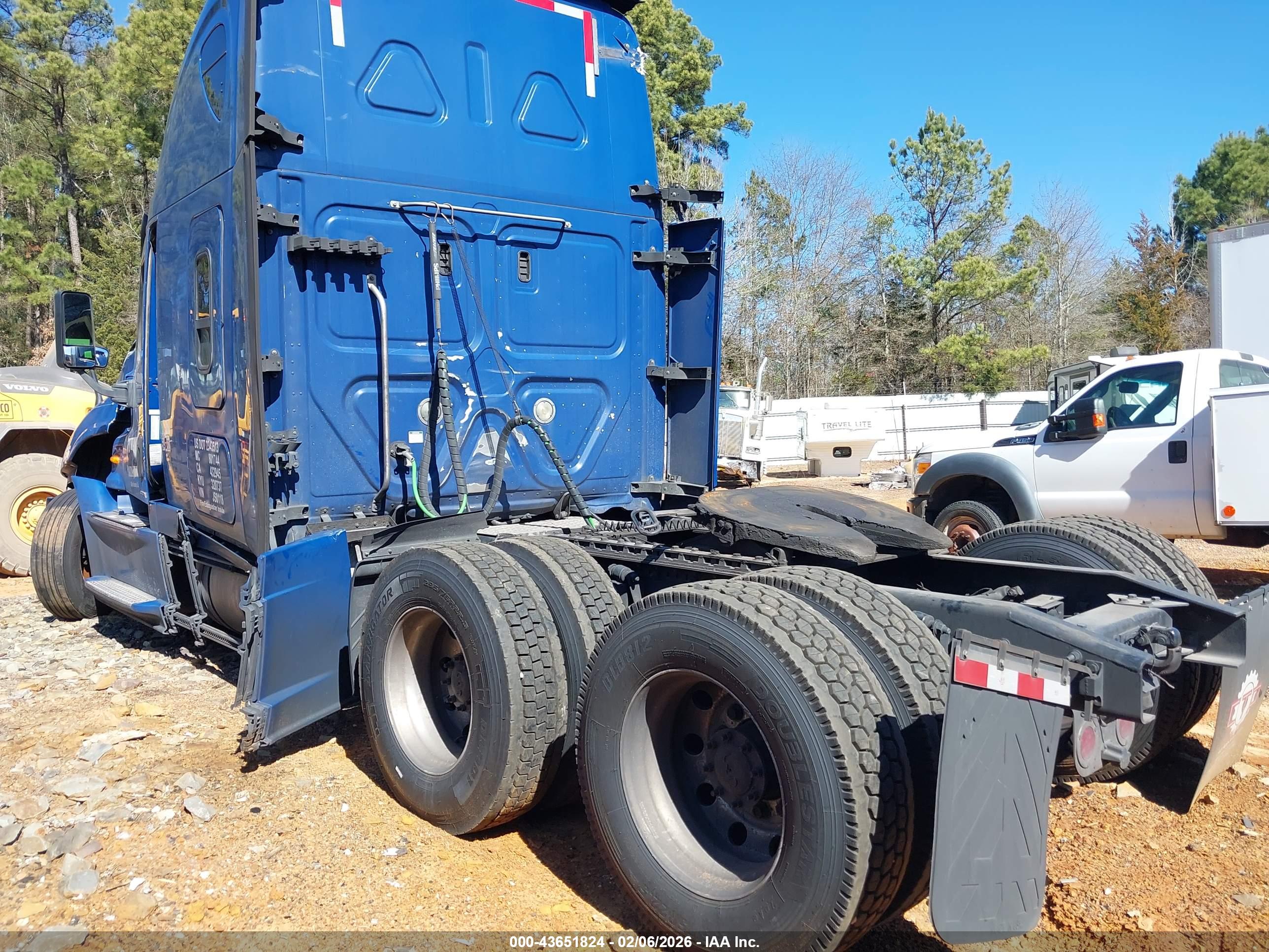 FREIGHTLINER CASCADIA image 3