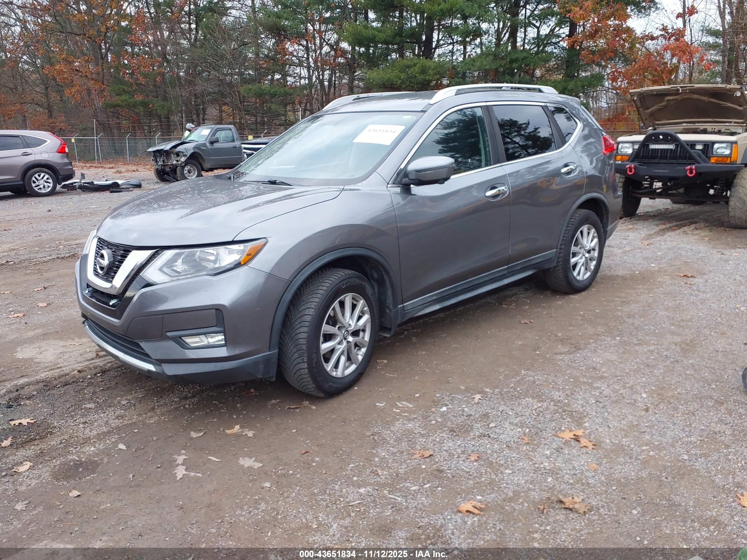 NISSAN ROGUE image 2
