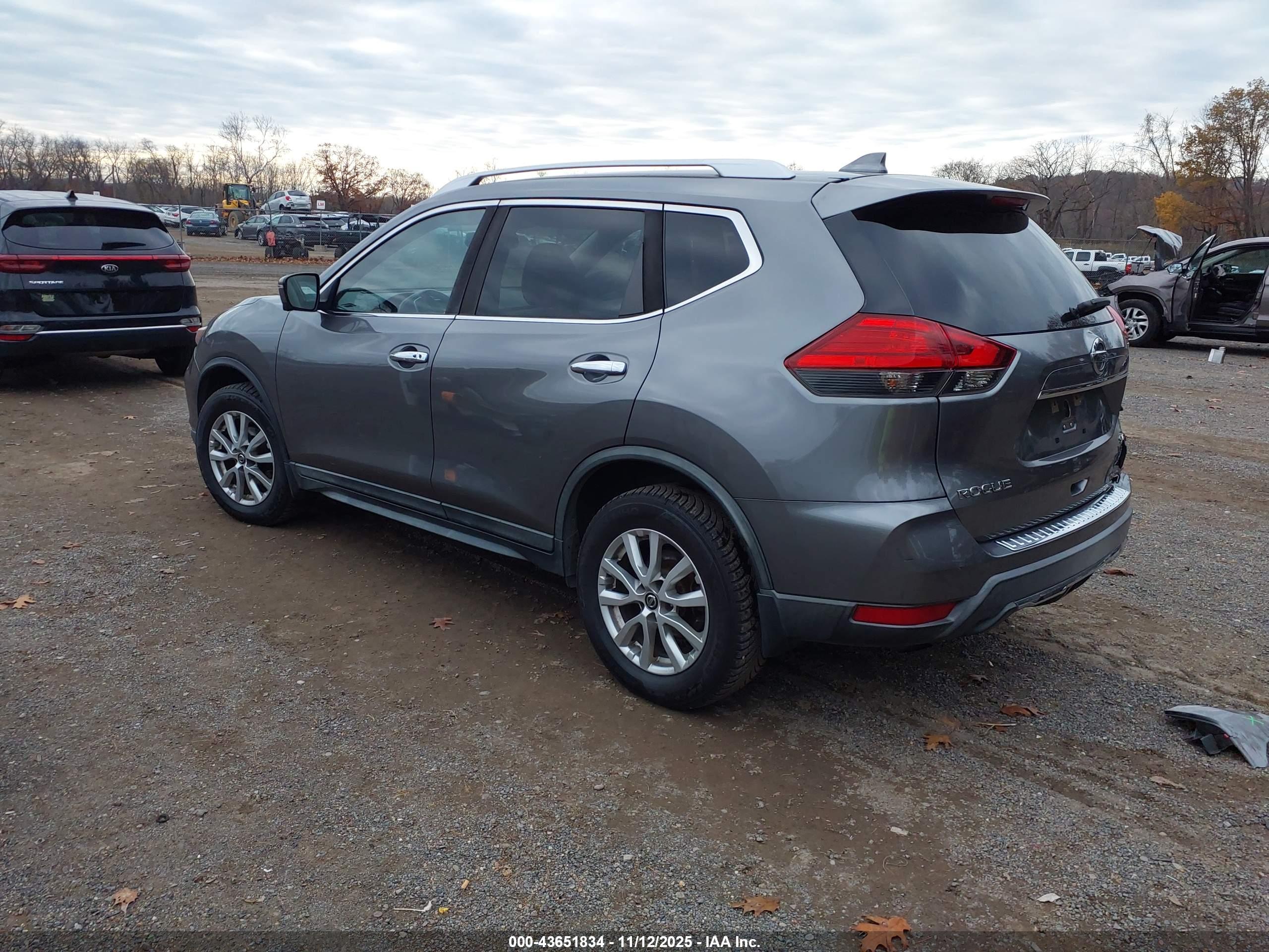 NISSAN ROGUE image 3