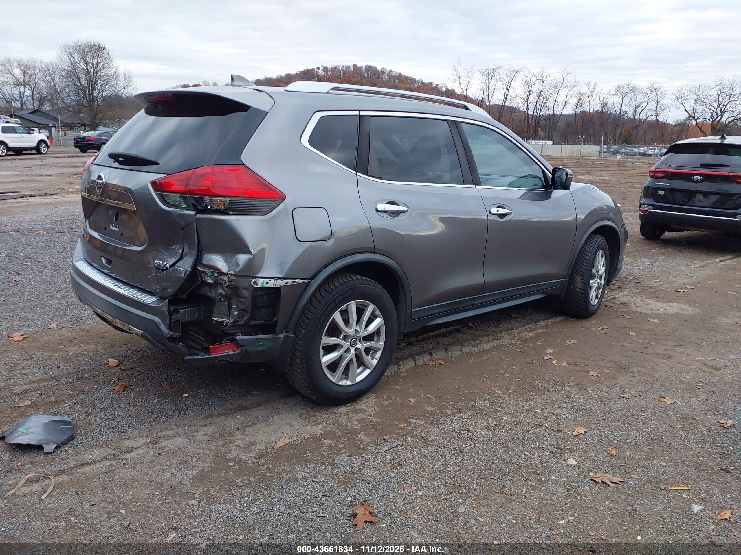 NISSAN ROGUE image 4