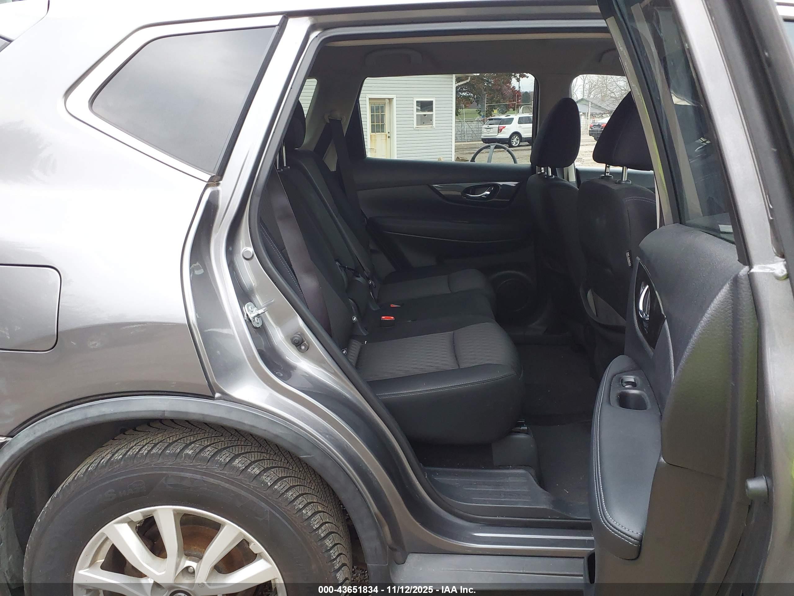 NISSAN ROGUE image 8
