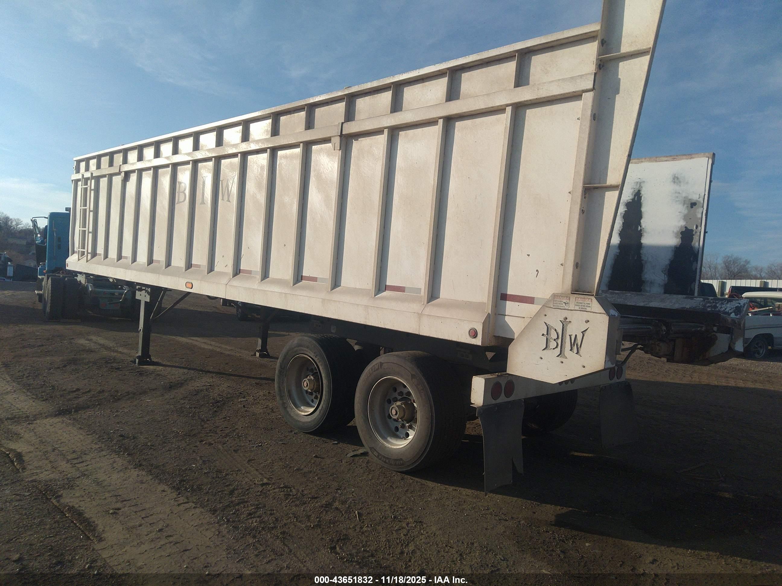 TRAILER BIW image 3