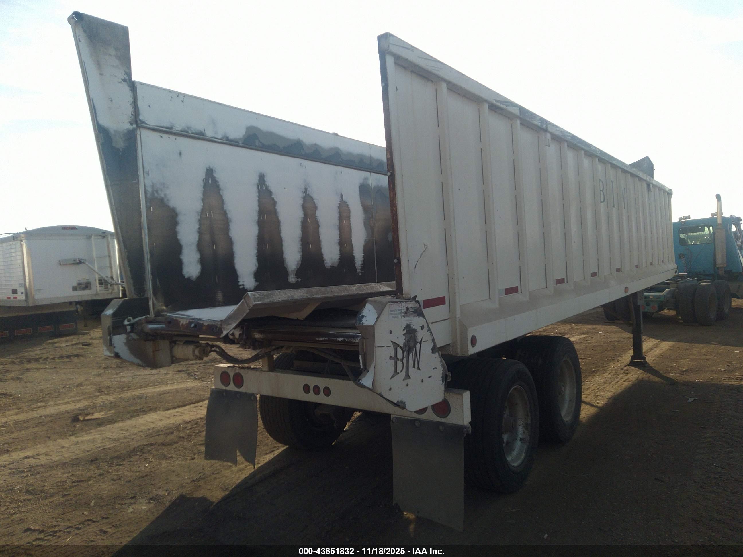 TRAILER BIW image 4