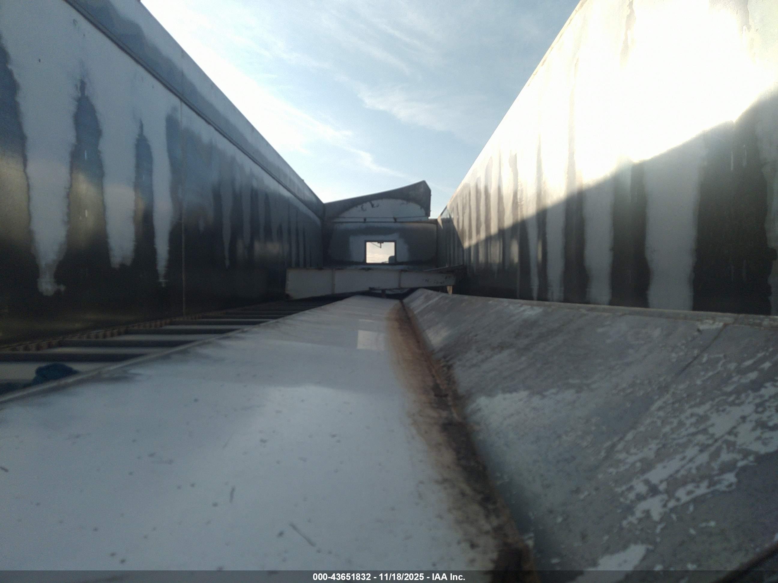 TRAILER BIW image 5