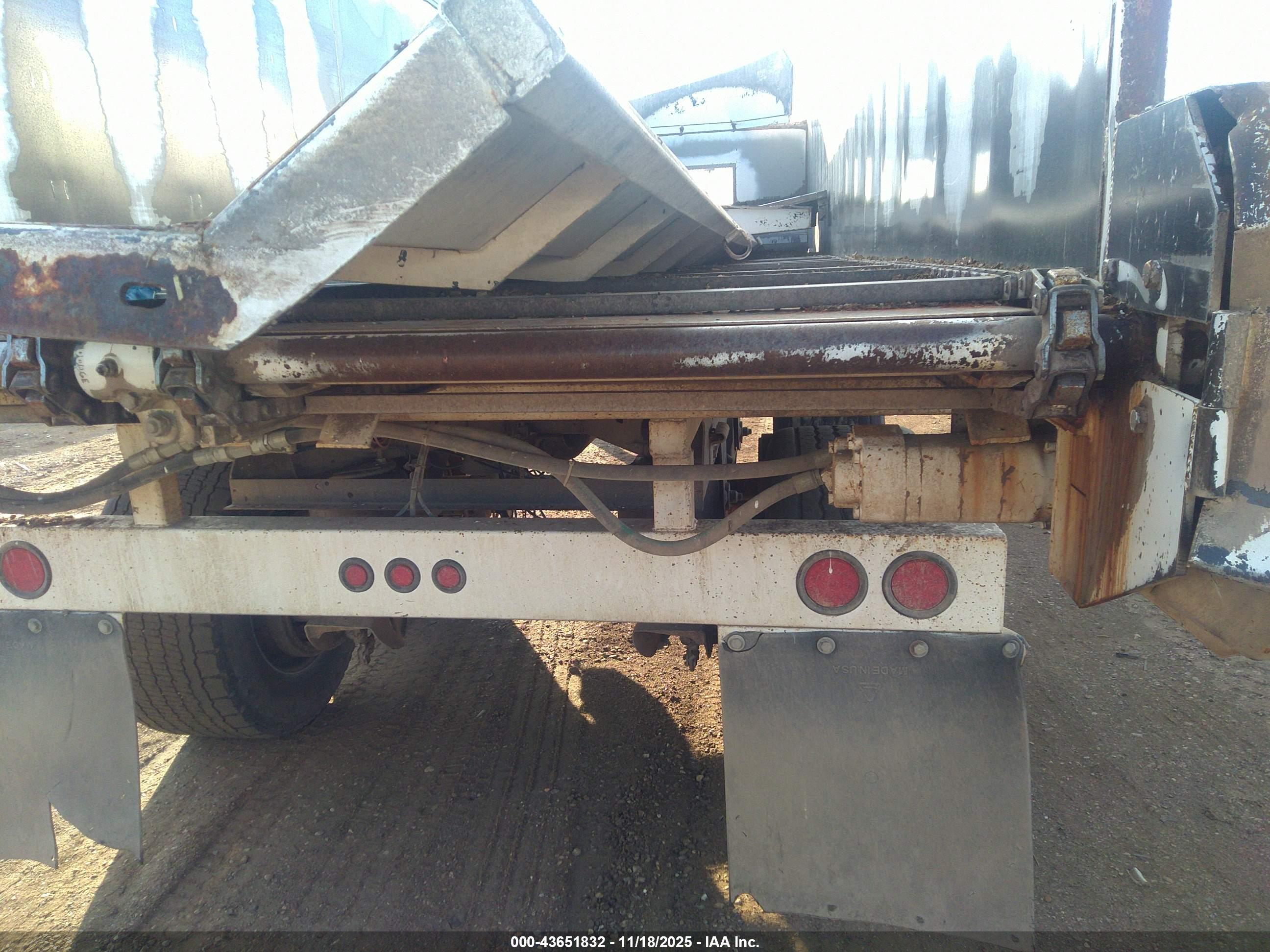 TRAILER BIW image 8