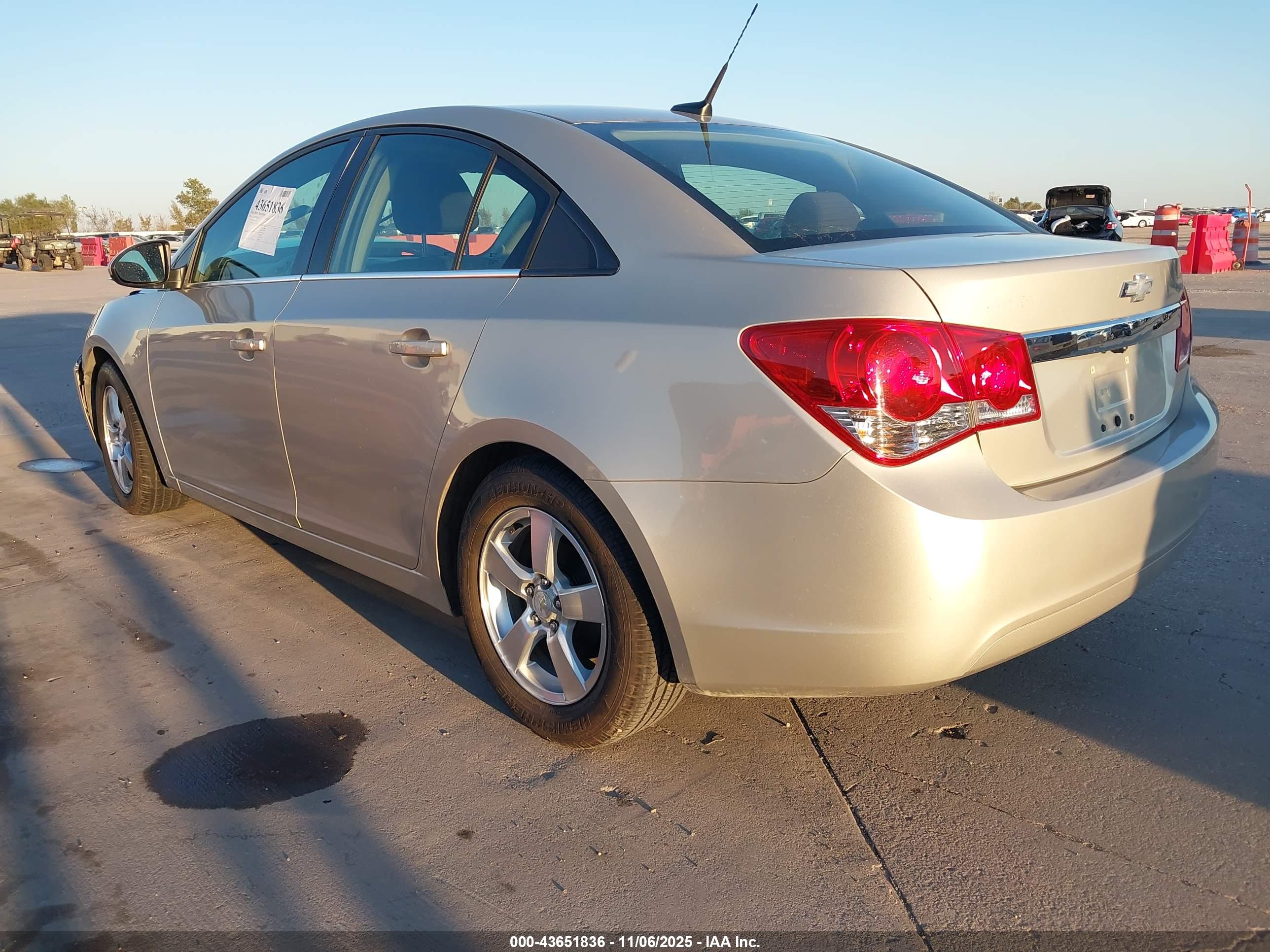 CHEVROLET CRUZE image 3