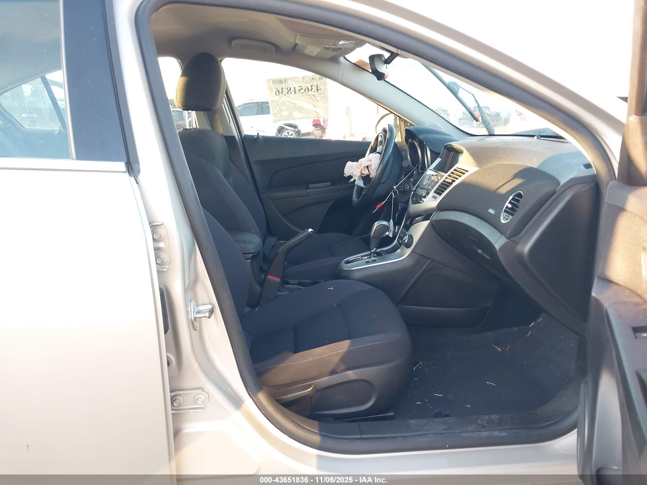 CHEVROLET CRUZE image 5