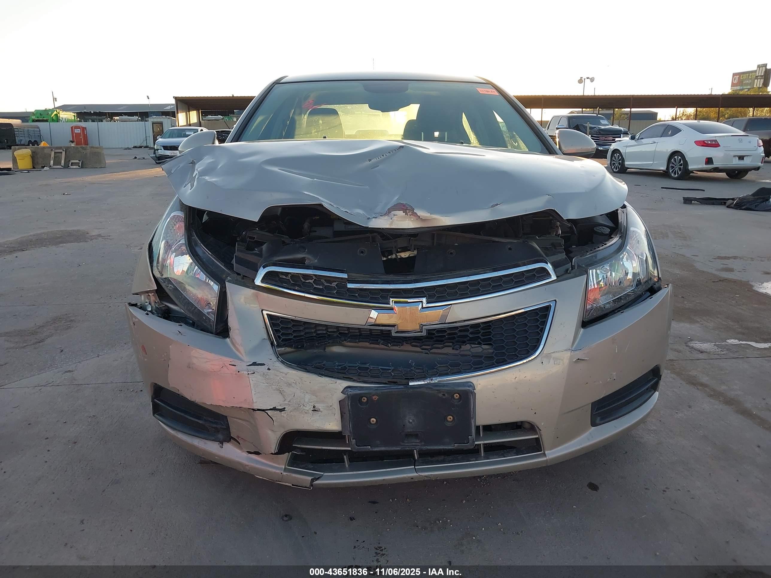CHEVROLET CRUZE image 6