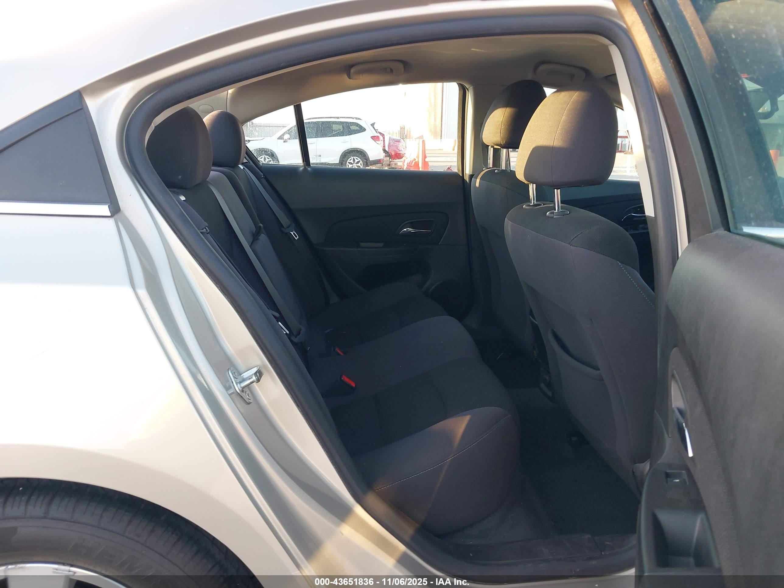 CHEVROLET CRUZE image 8