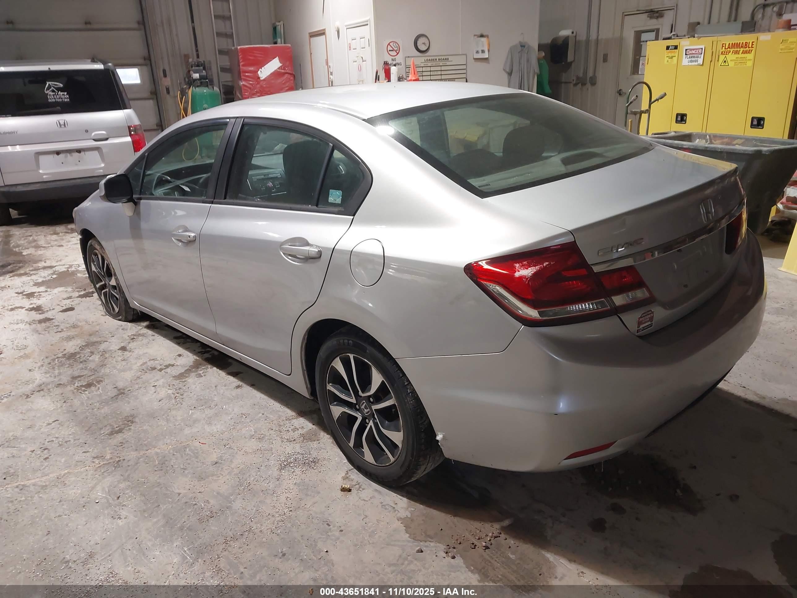 HONDA CIVIC image 3