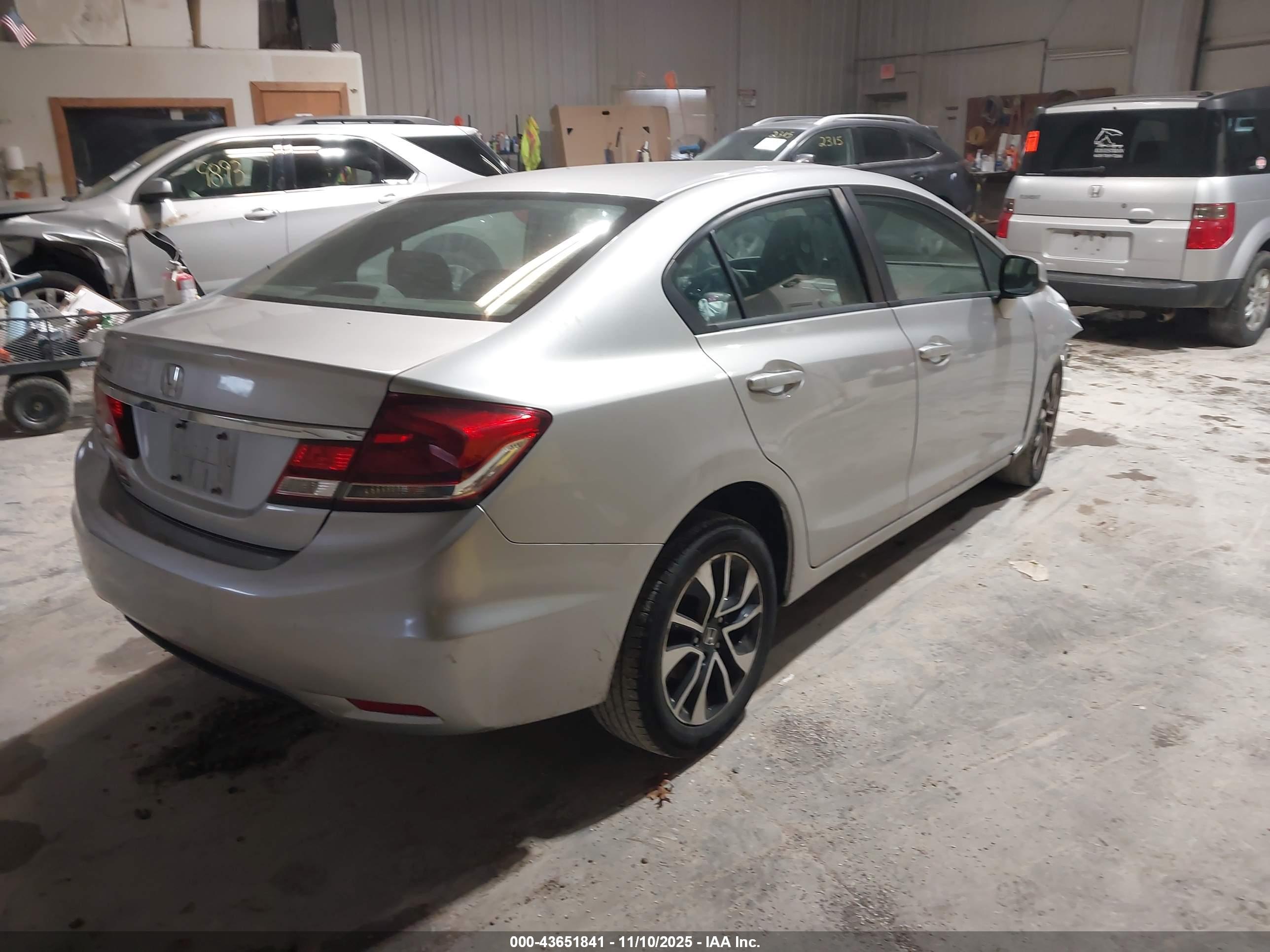 HONDA CIVIC image 4