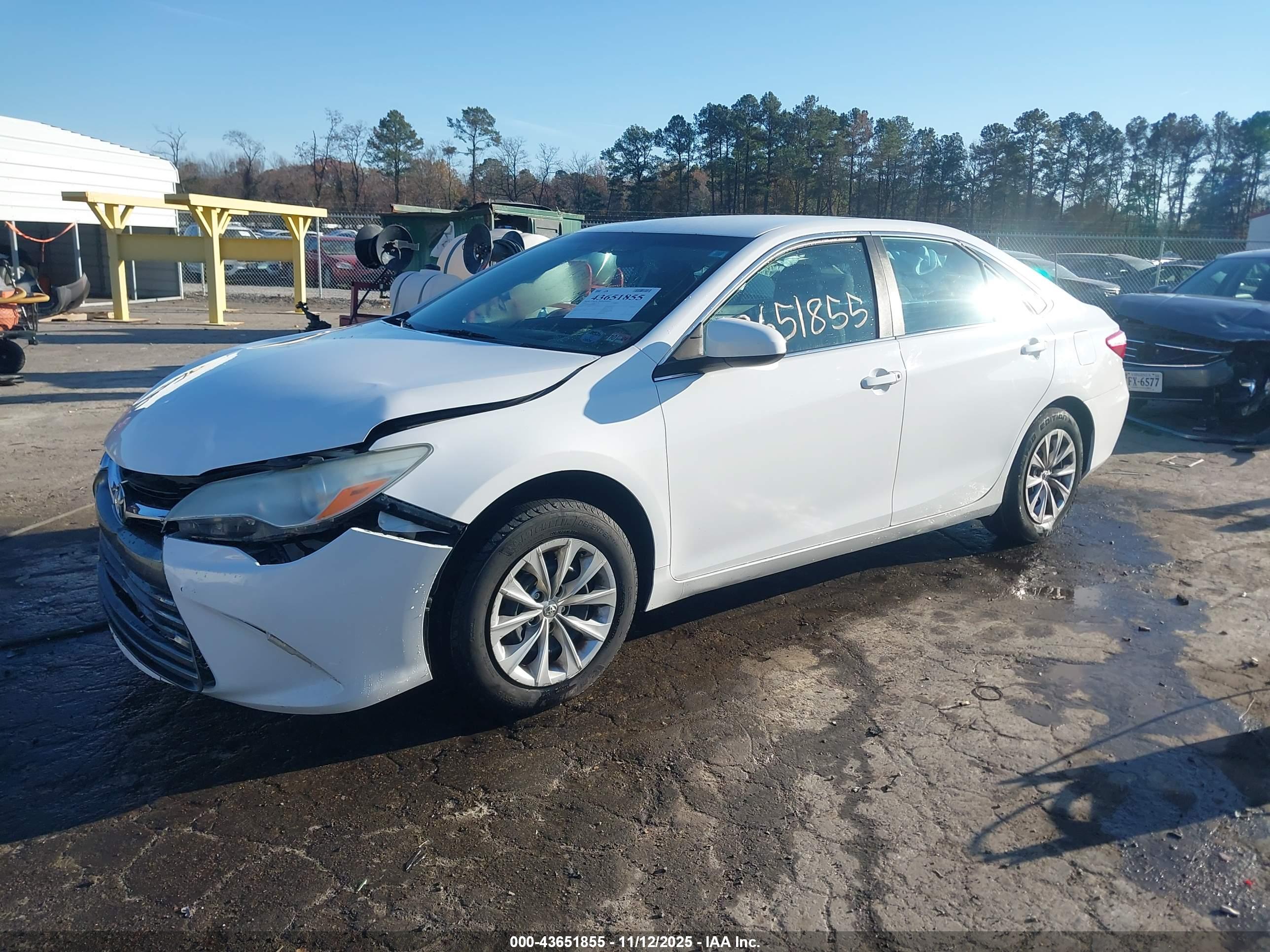 TOYOTA CAMRY image 2