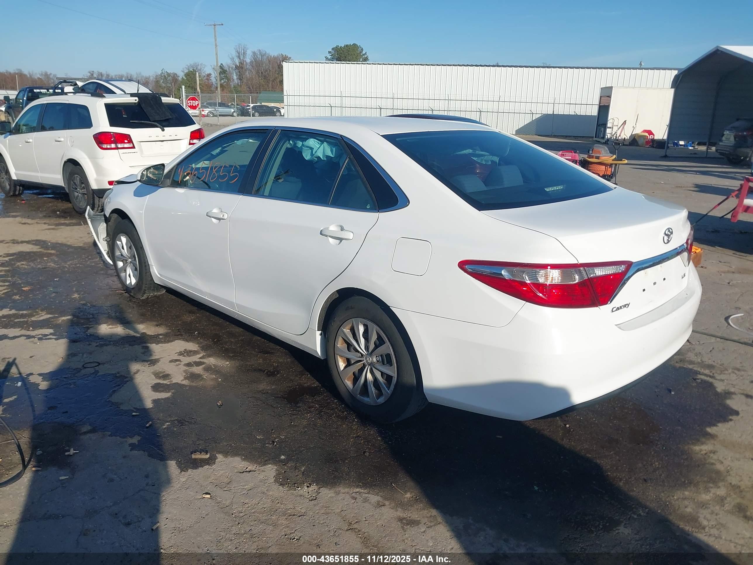 TOYOTA CAMRY image 3