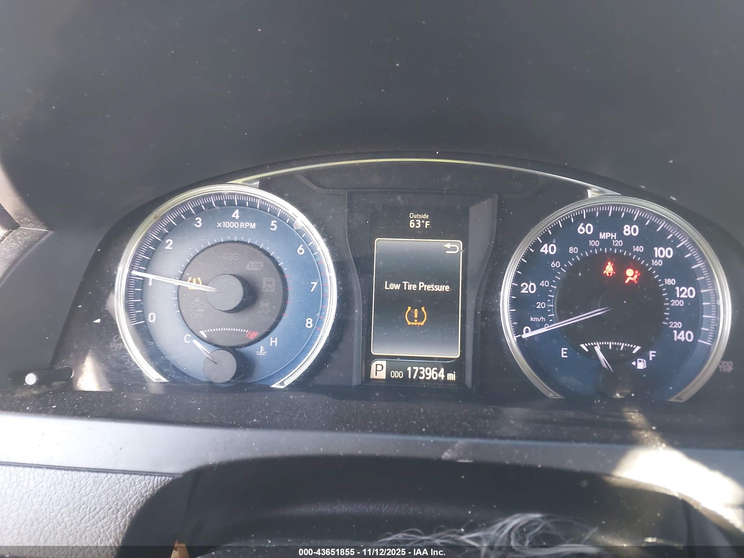 TOYOTA CAMRY image 7