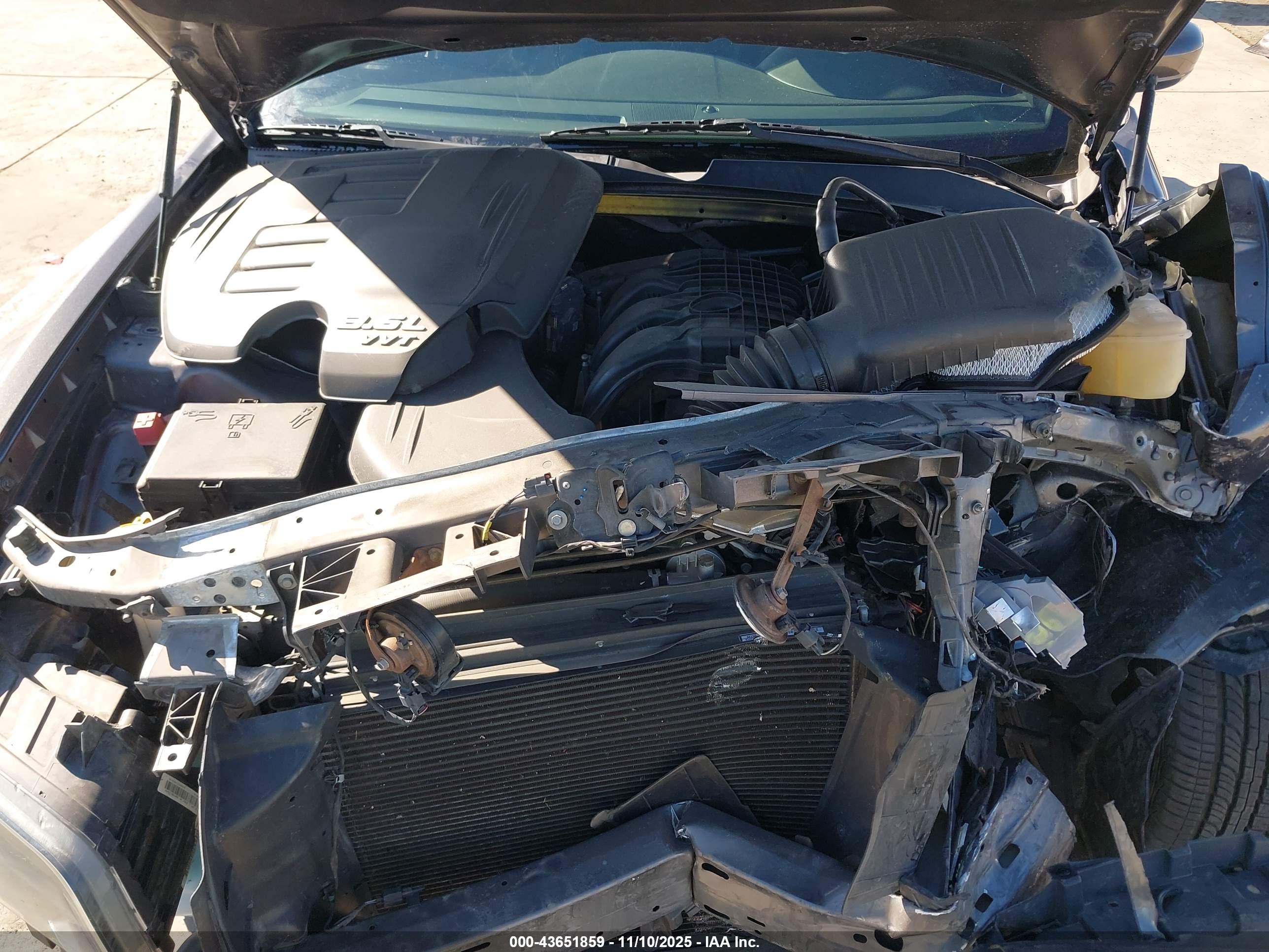 CHRYSLER 300 image 10