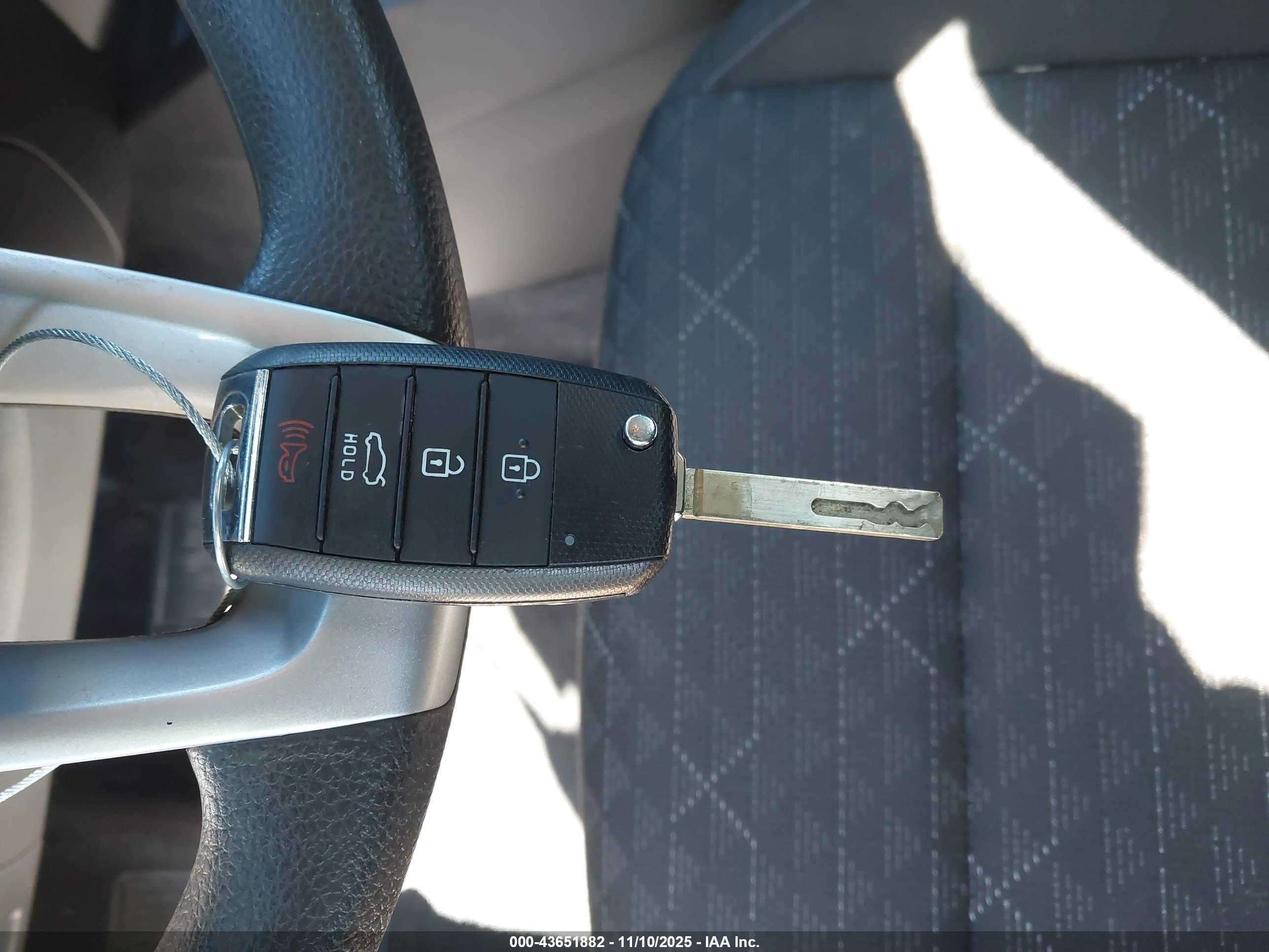 KIA RIO image 11