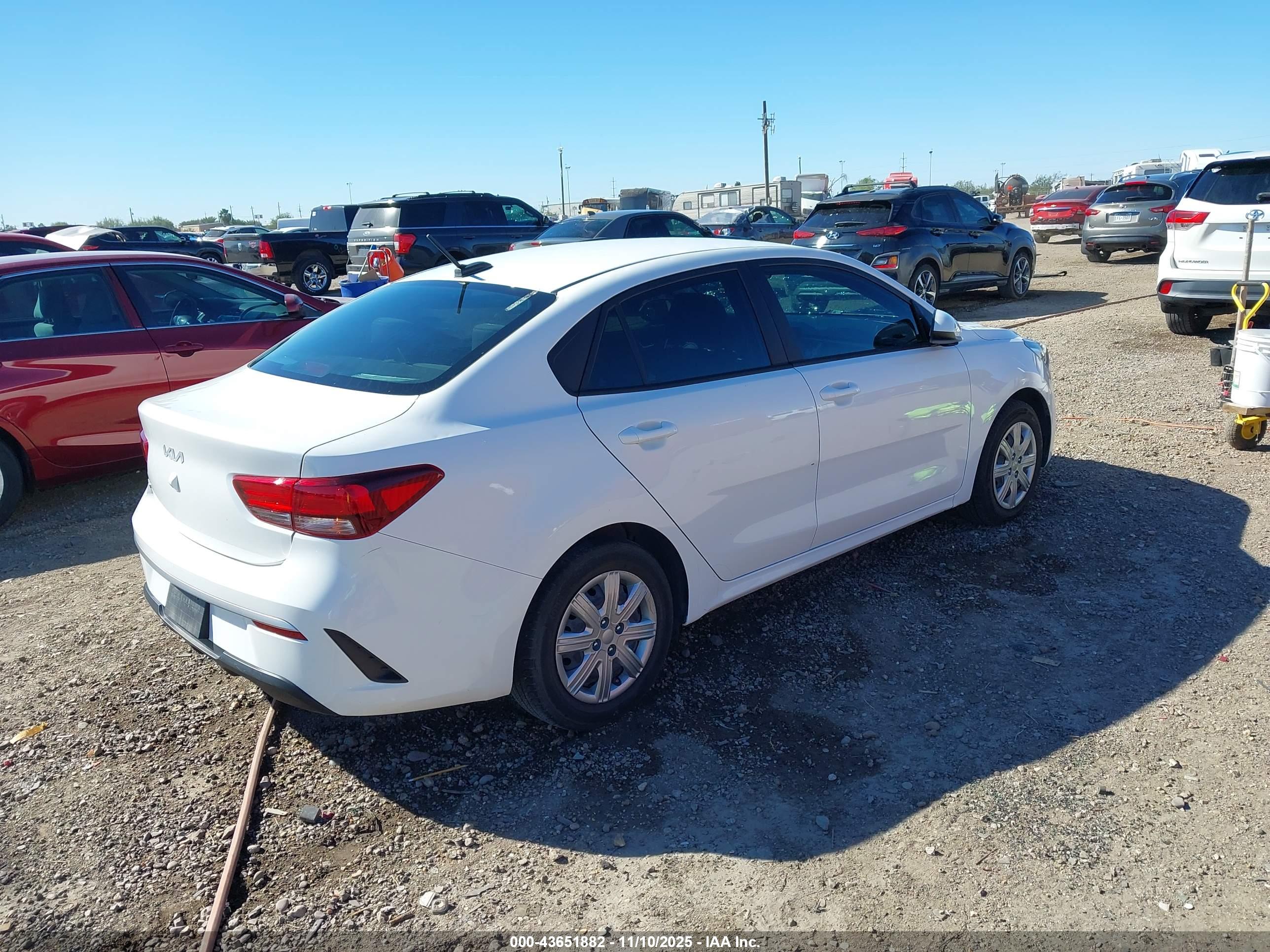 KIA RIO image 4