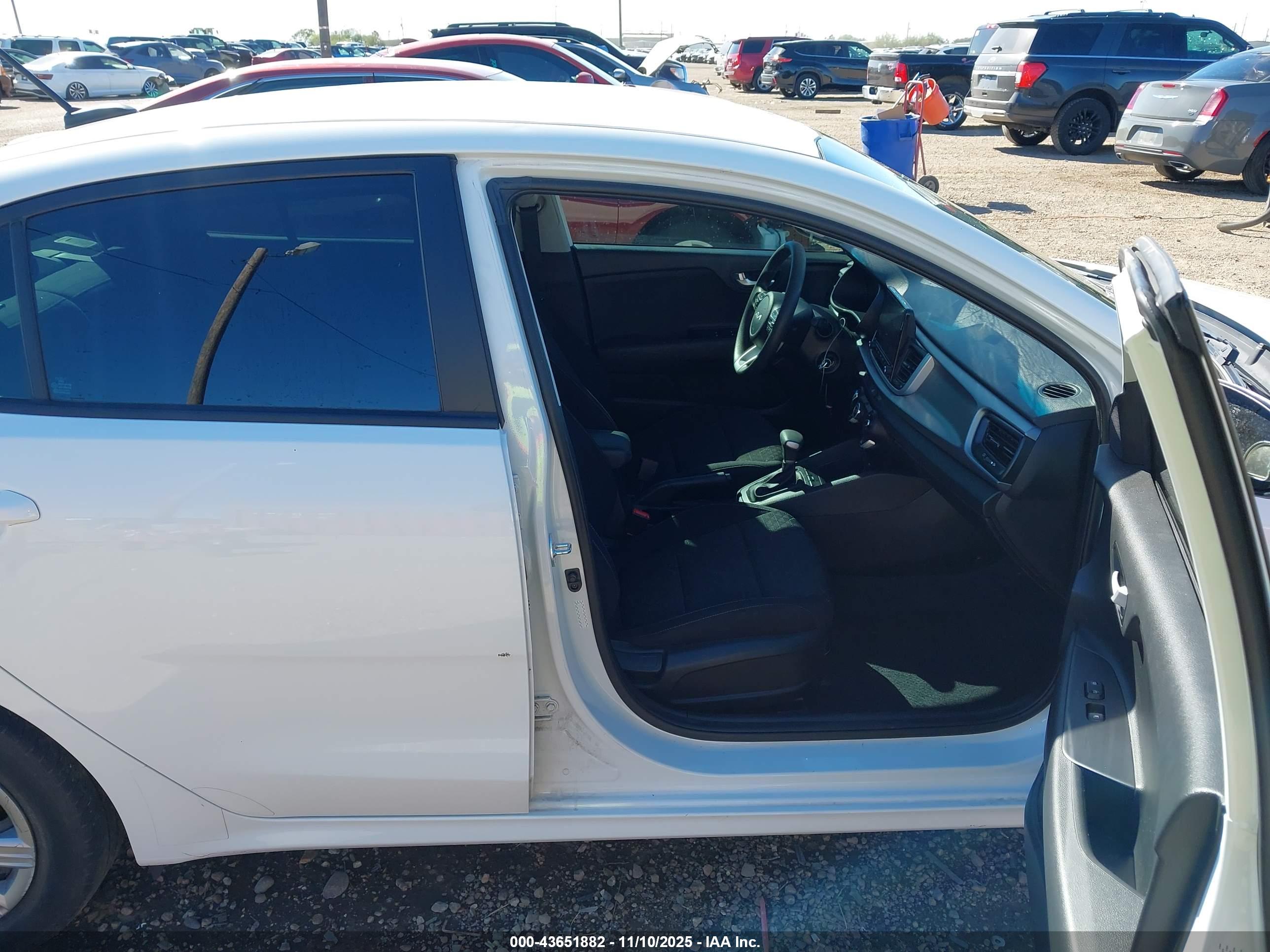 KIA RIO image 5