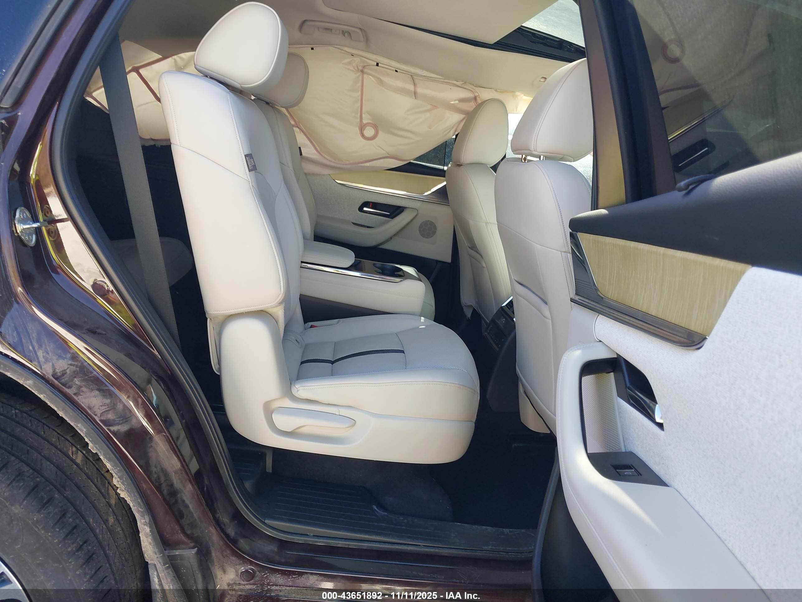 MAZDA CX-90 image 8