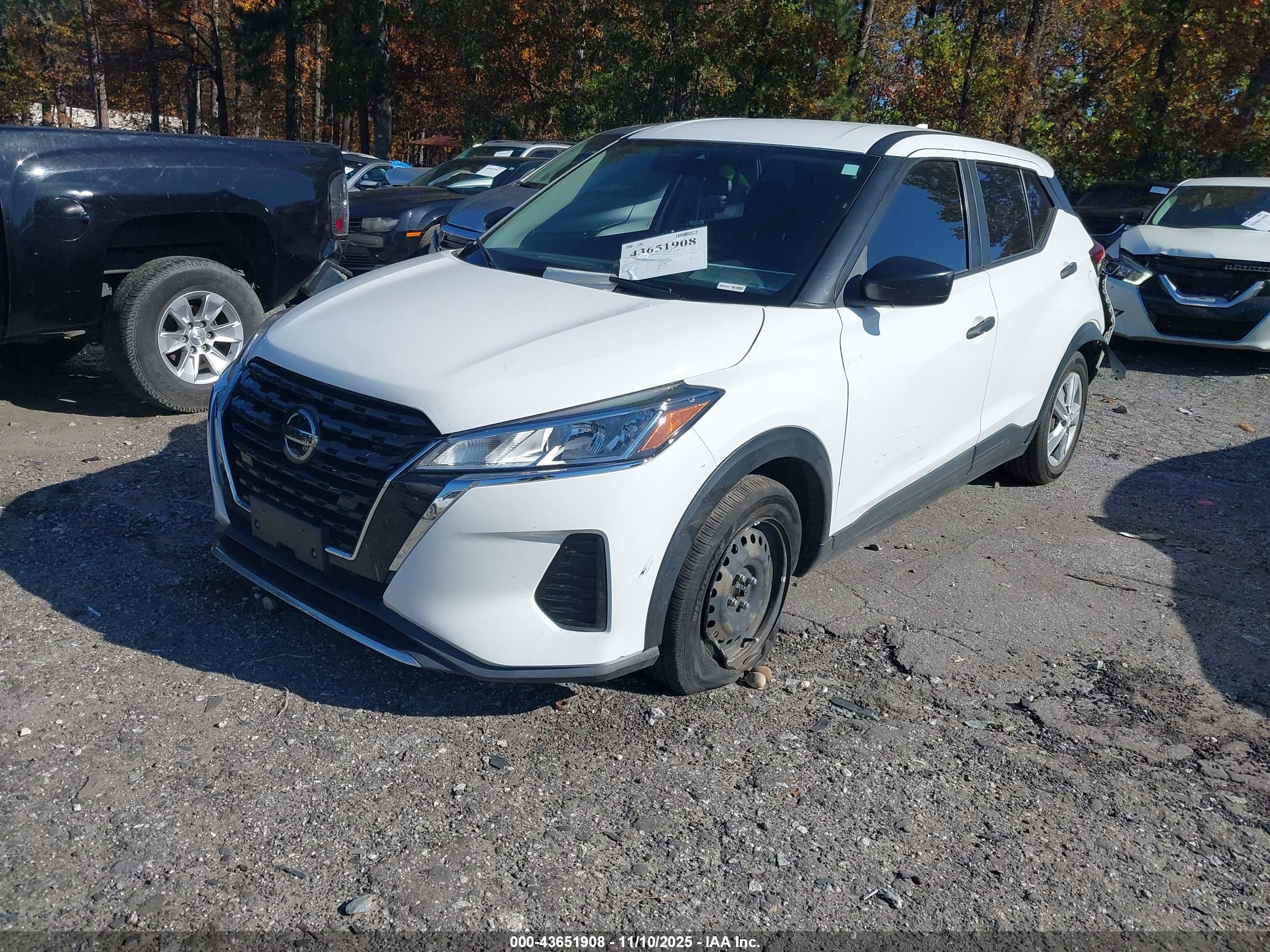 NISSAN KICKS image 2