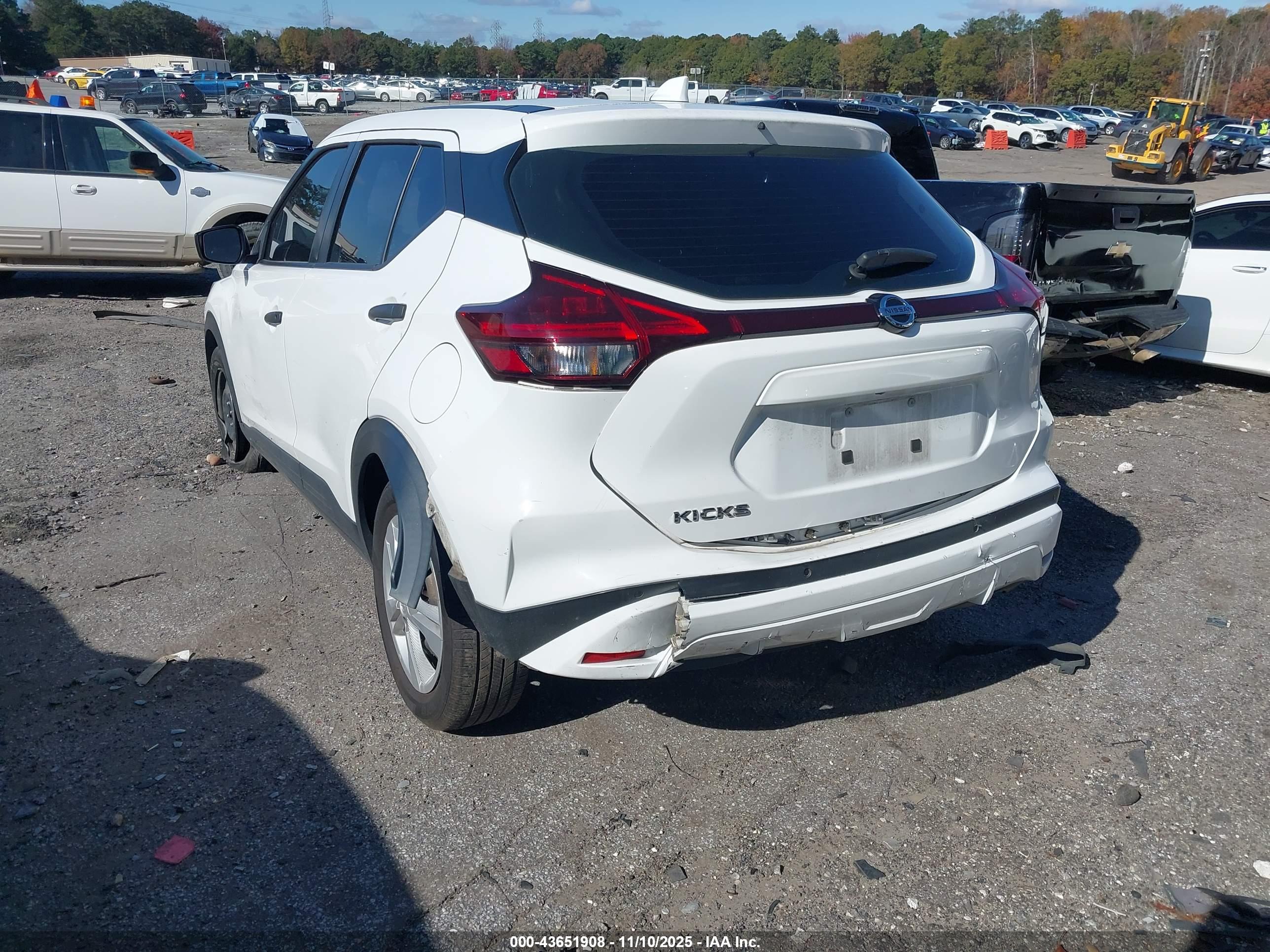 NISSAN KICKS image 3