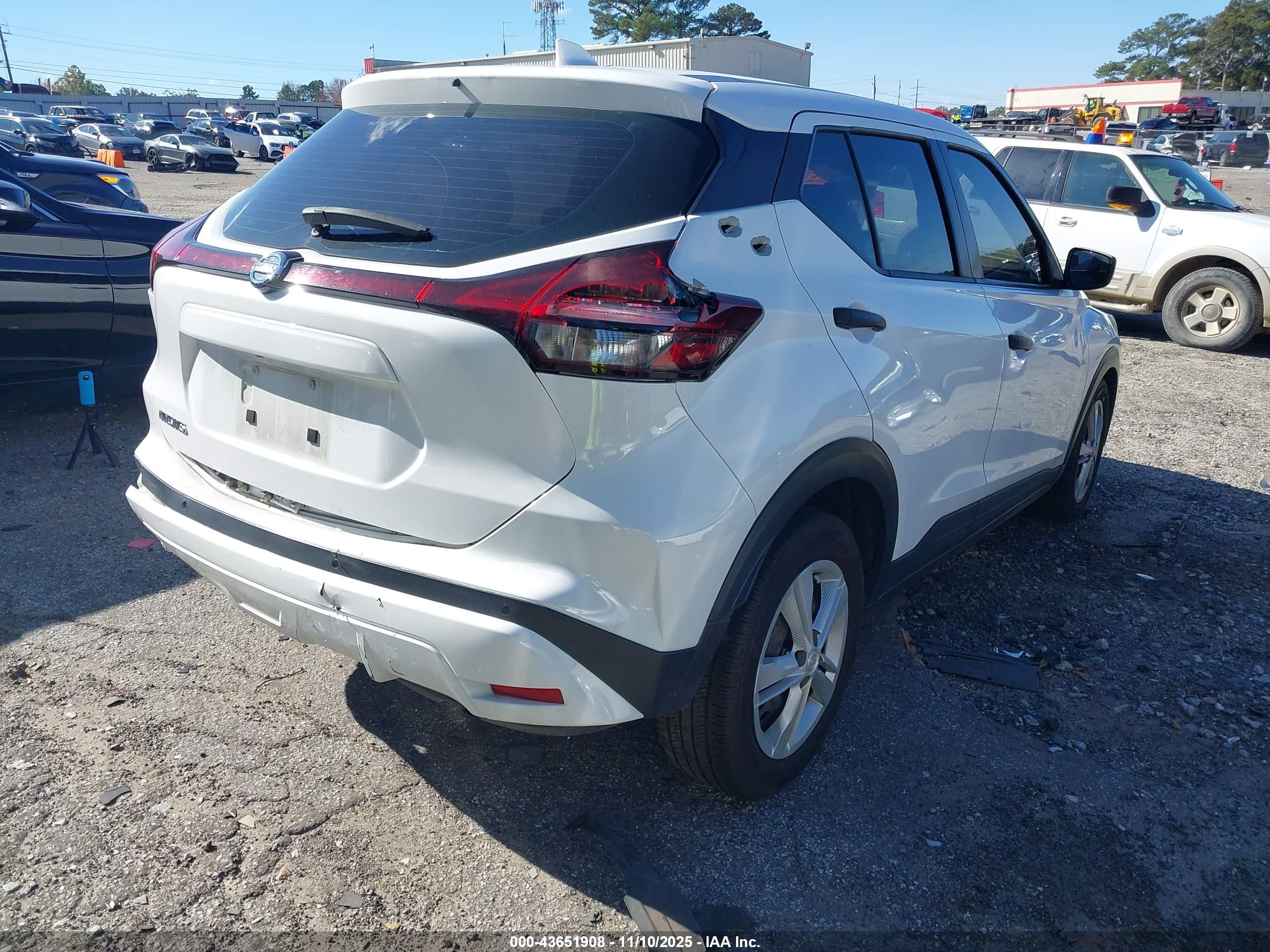 NISSAN KICKS image 4
