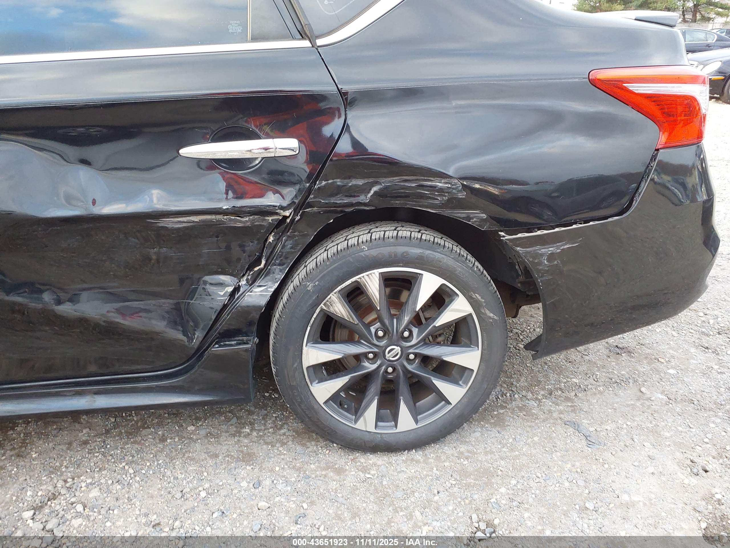 NISSAN SENTRA image 6