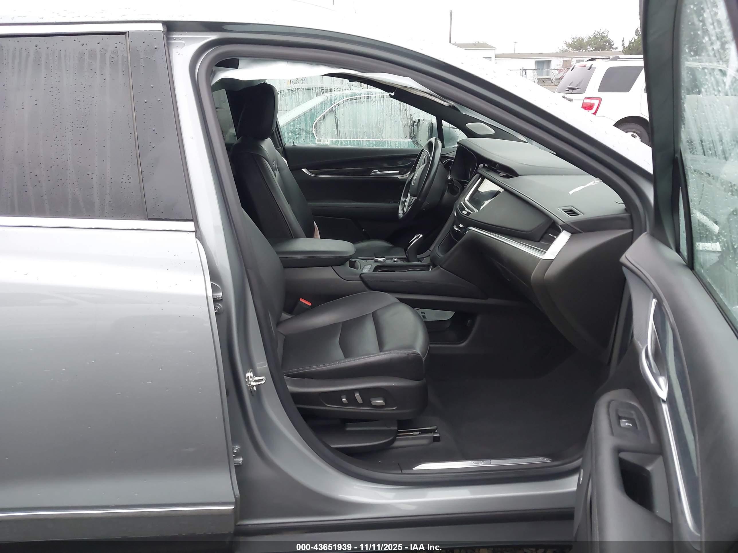 CADILLAC XT5 image 5