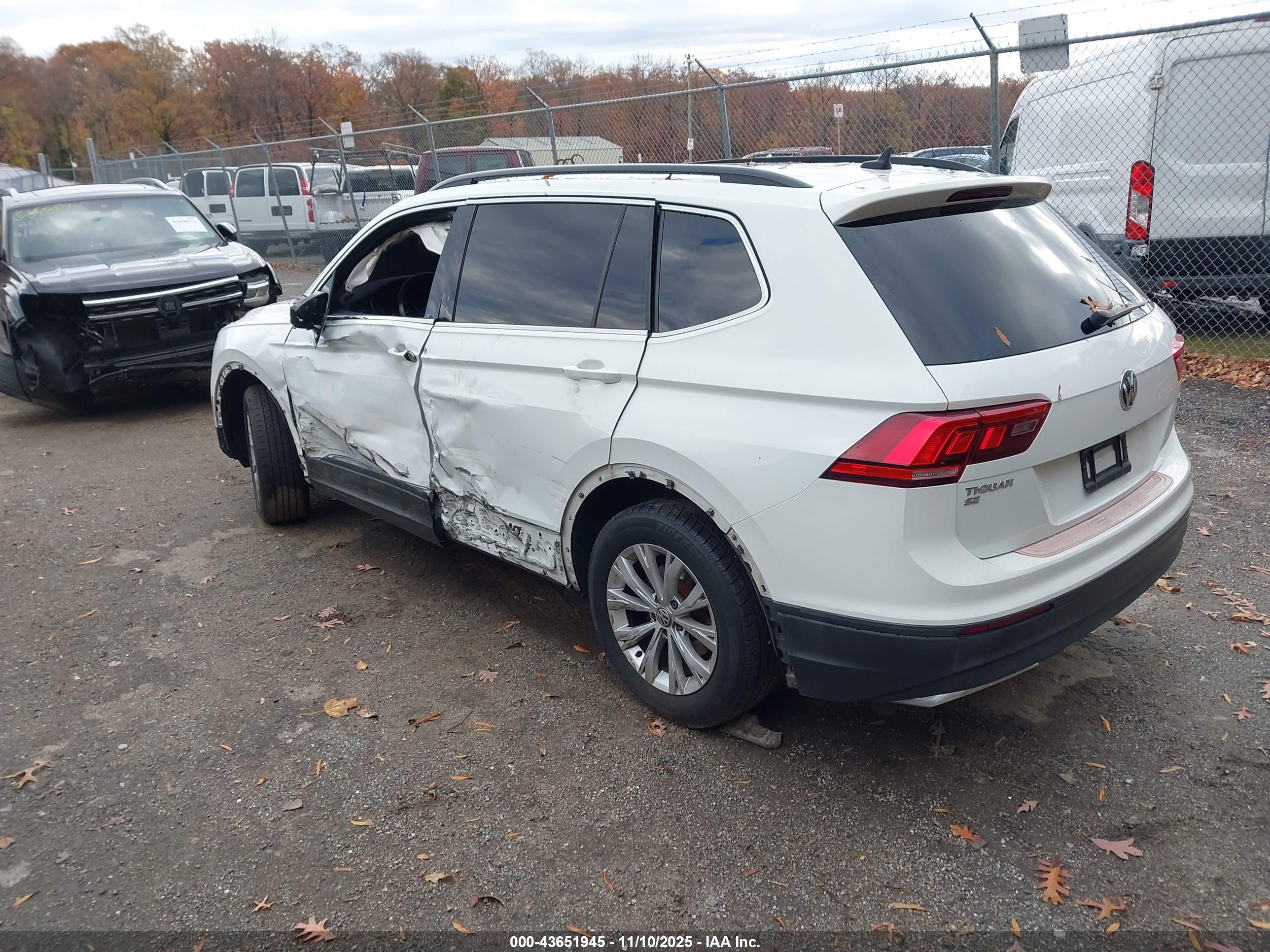 VOLKSWAGEN TIGUAN image 3