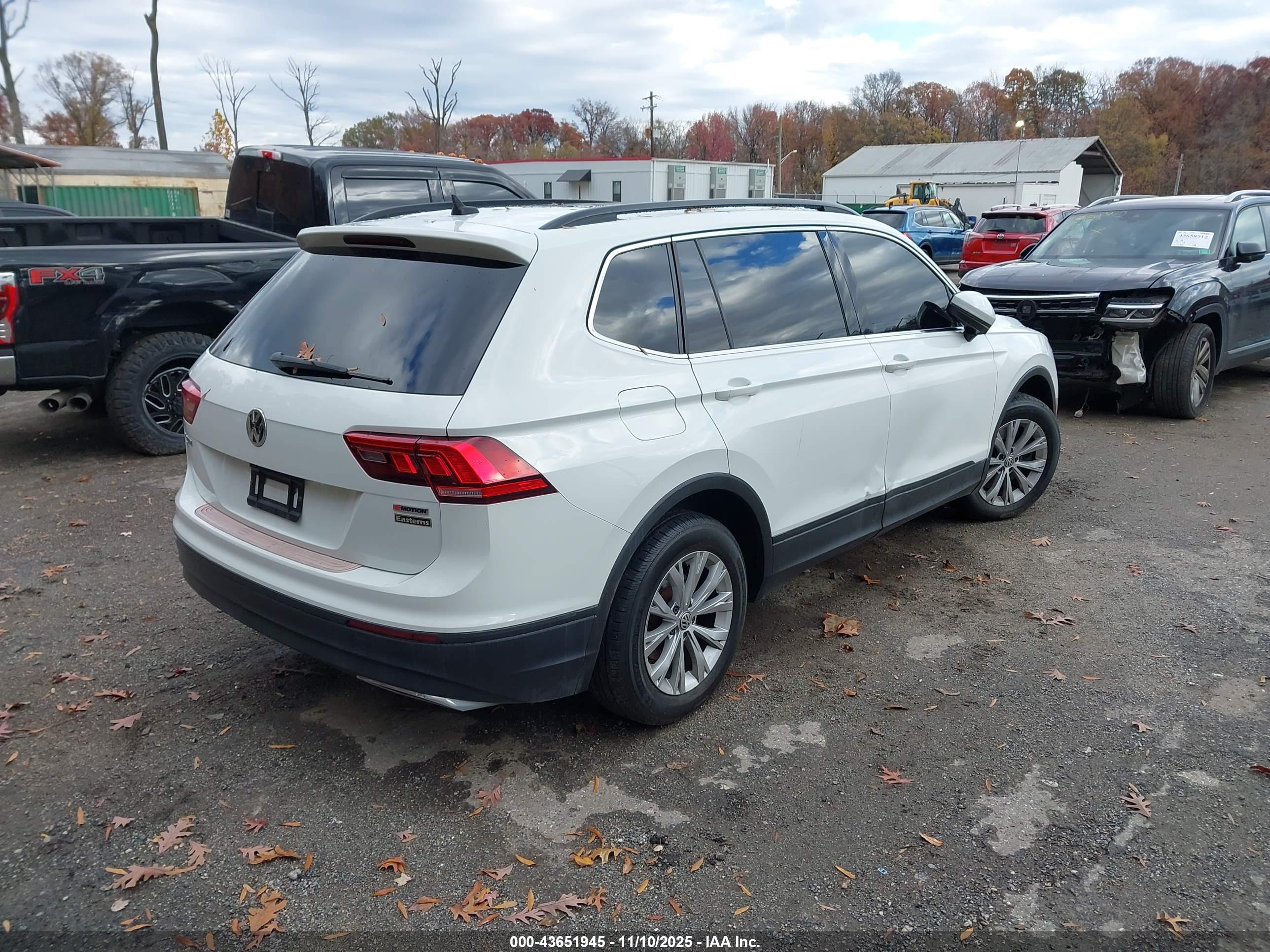 VOLKSWAGEN TIGUAN image 4