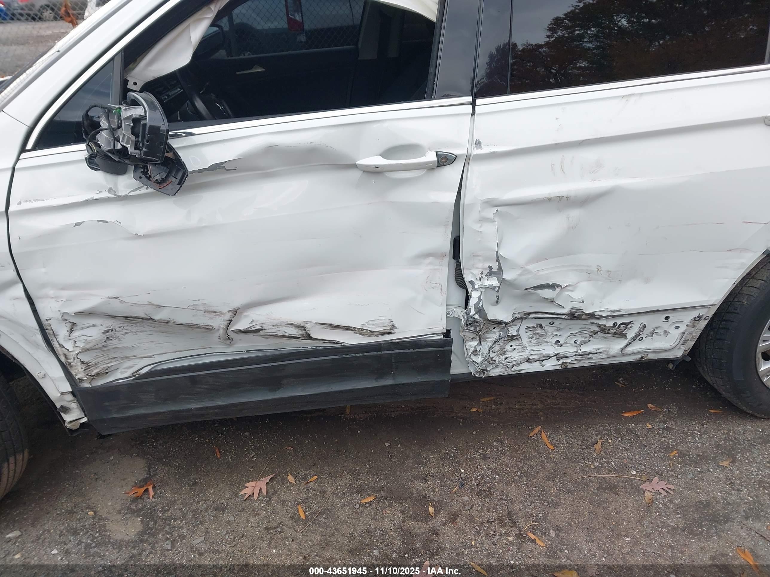 VOLKSWAGEN TIGUAN image 6