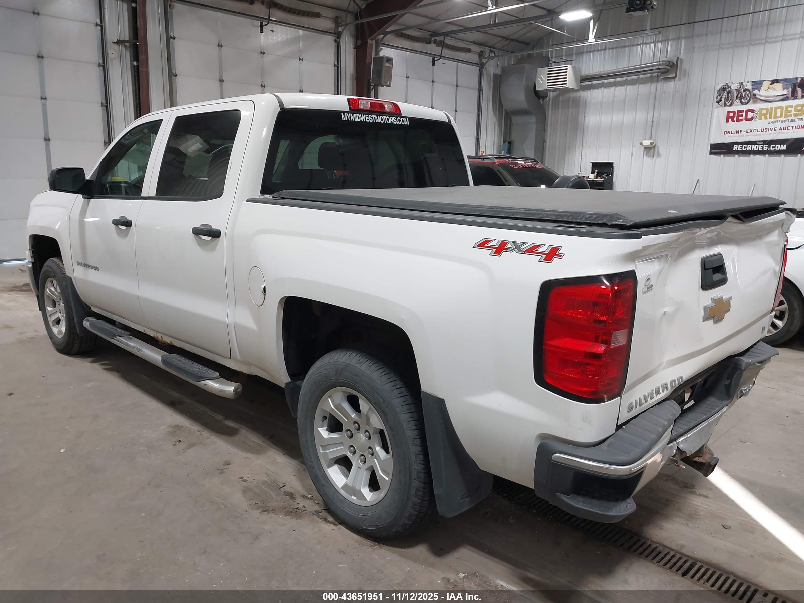 CHEVROLET SILVERADO image 3