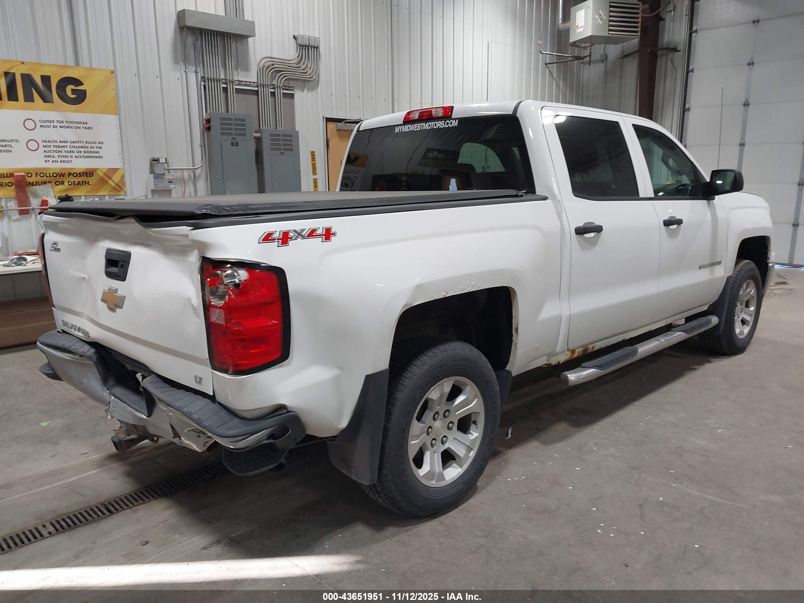 CHEVROLET SILVERADO image 4