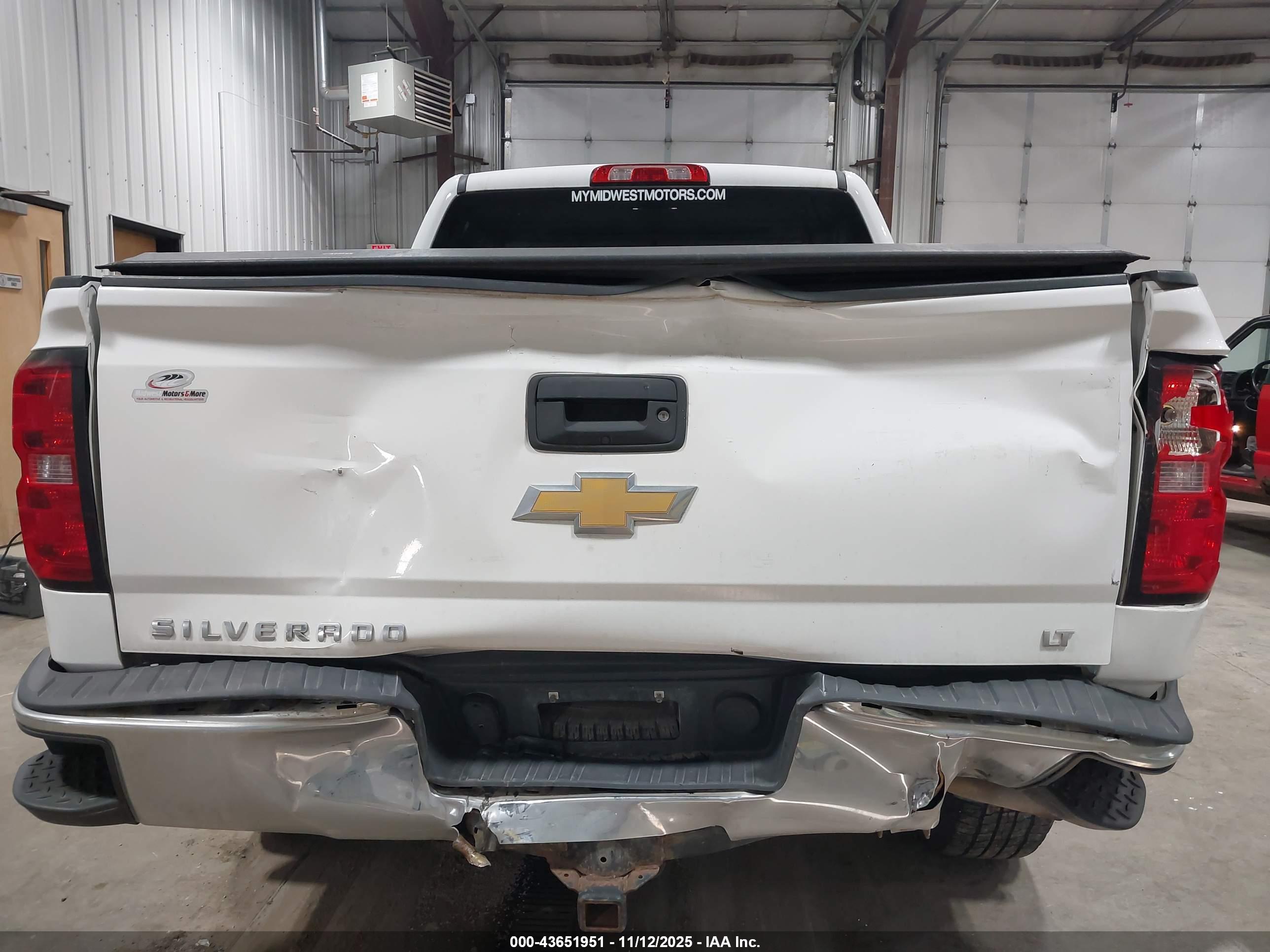 CHEVROLET SILVERADO image 6