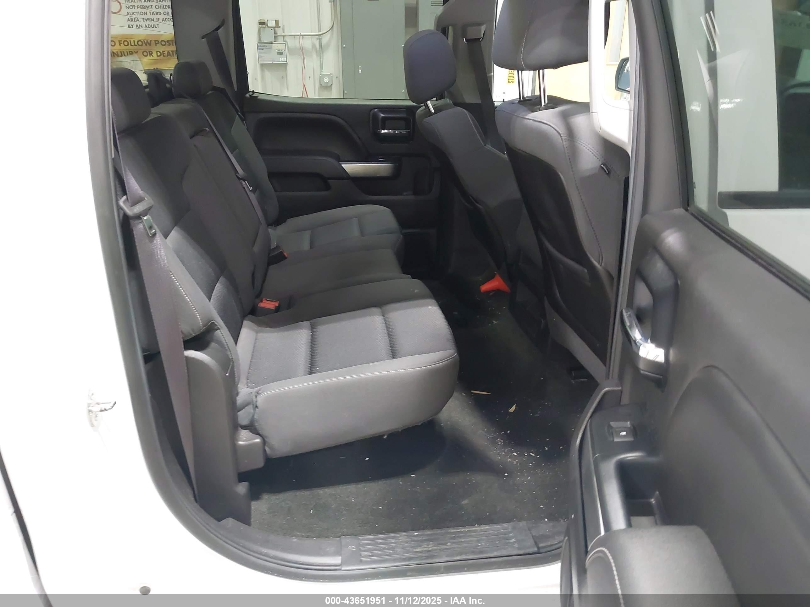 CHEVROLET SILVERADO image 8