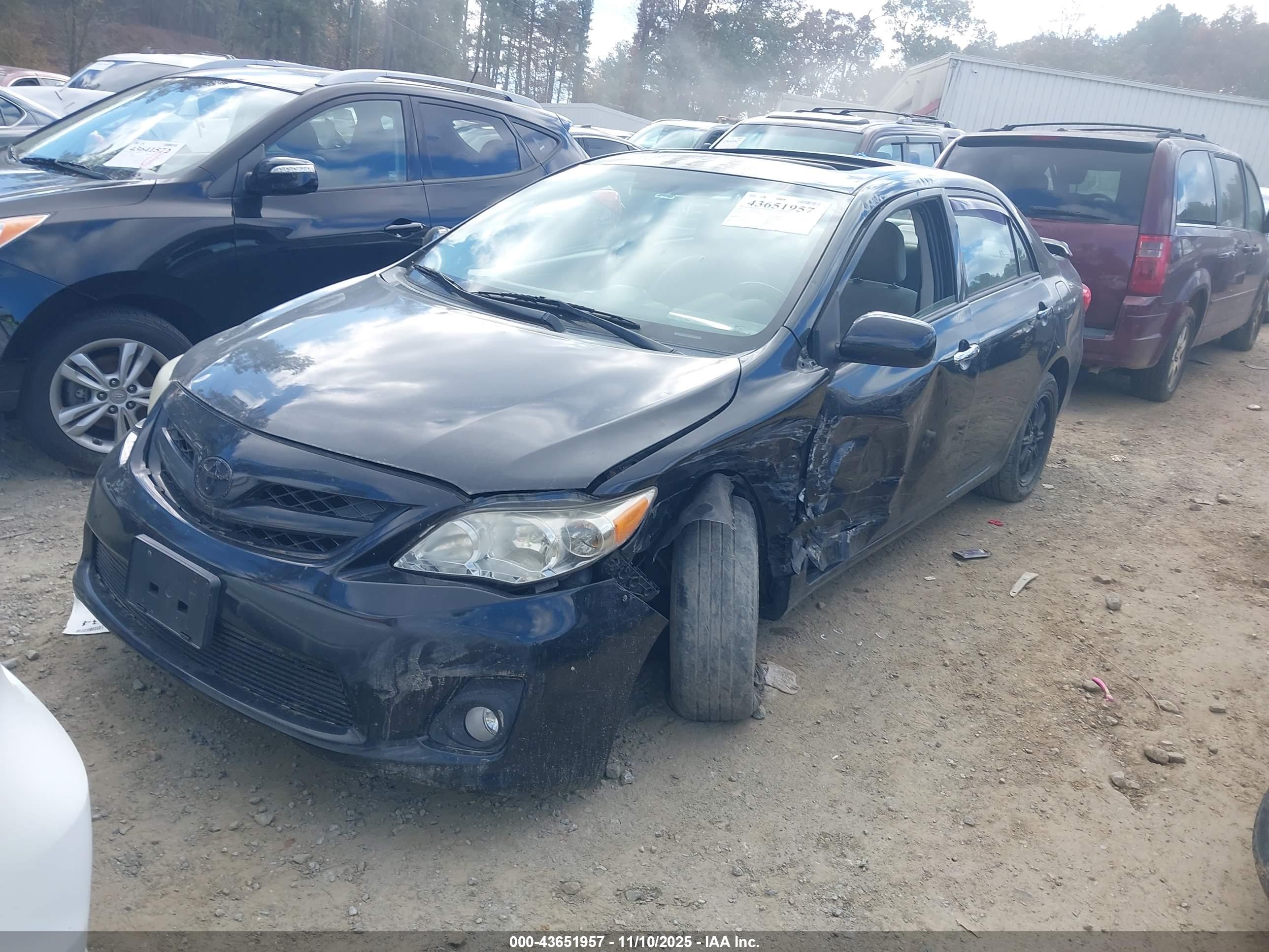 TOYOTA COROLLA image 2