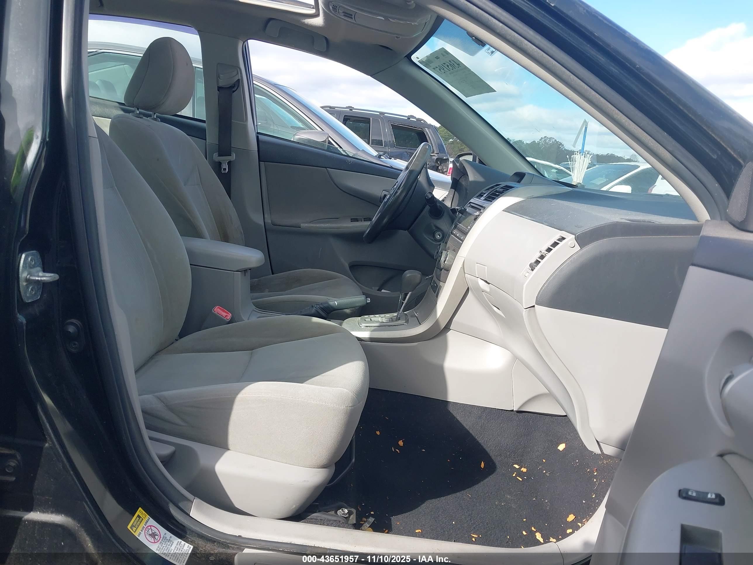 TOYOTA COROLLA image 5