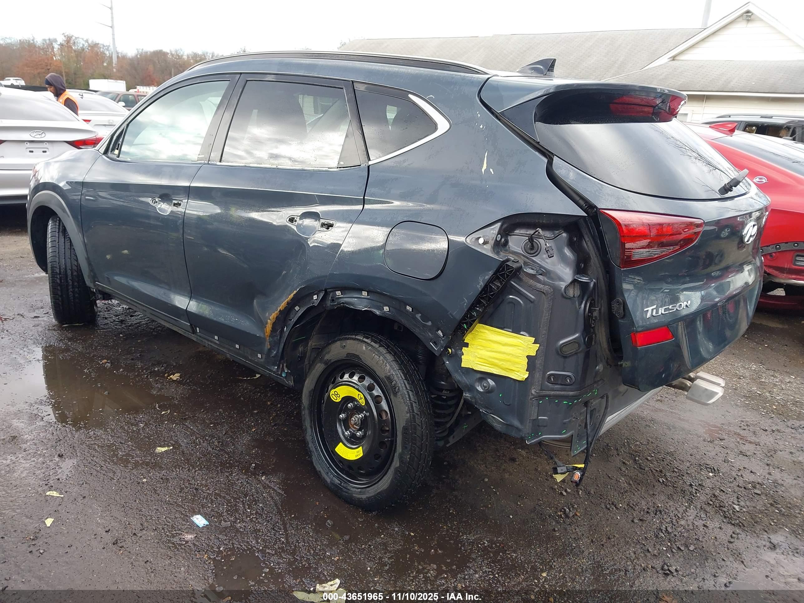 HYUNDAI TUCSON image 3