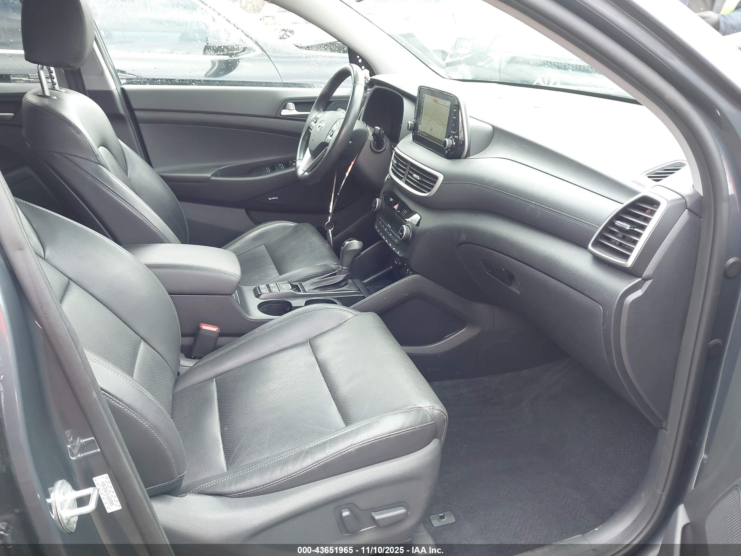 HYUNDAI TUCSON image 5