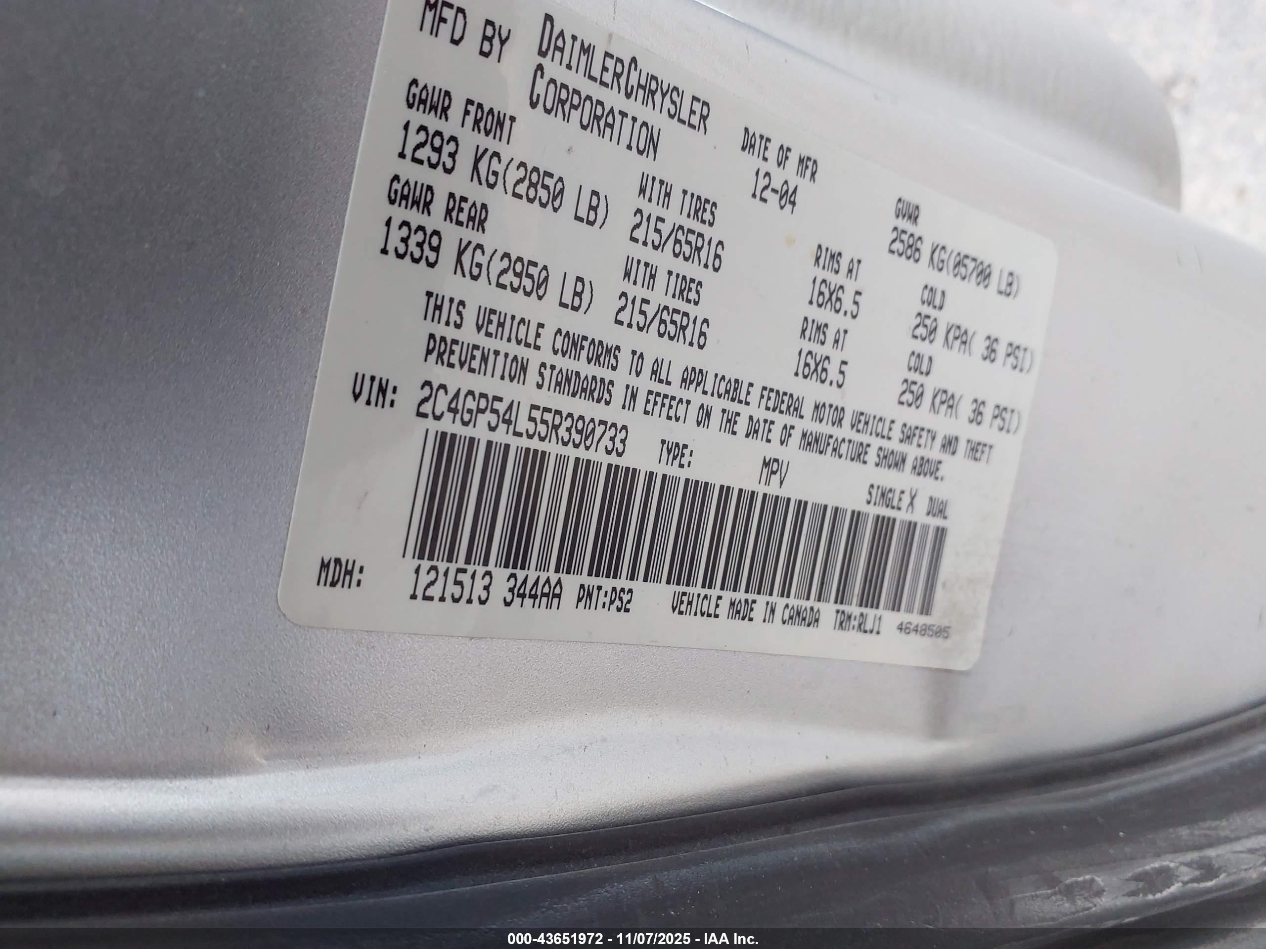 CHRYSLER TOWN image 9