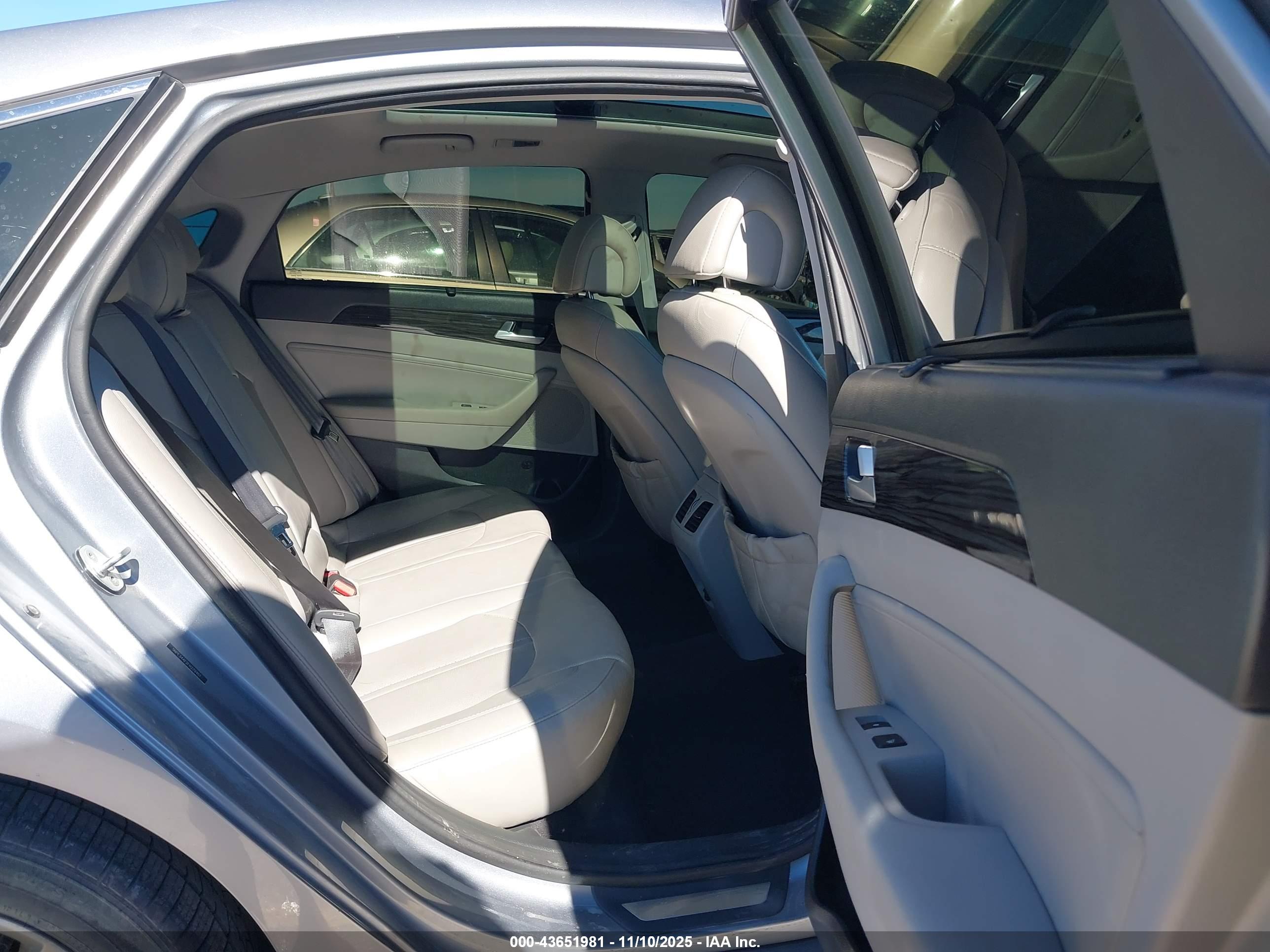 HYUNDAI SONATA image 8