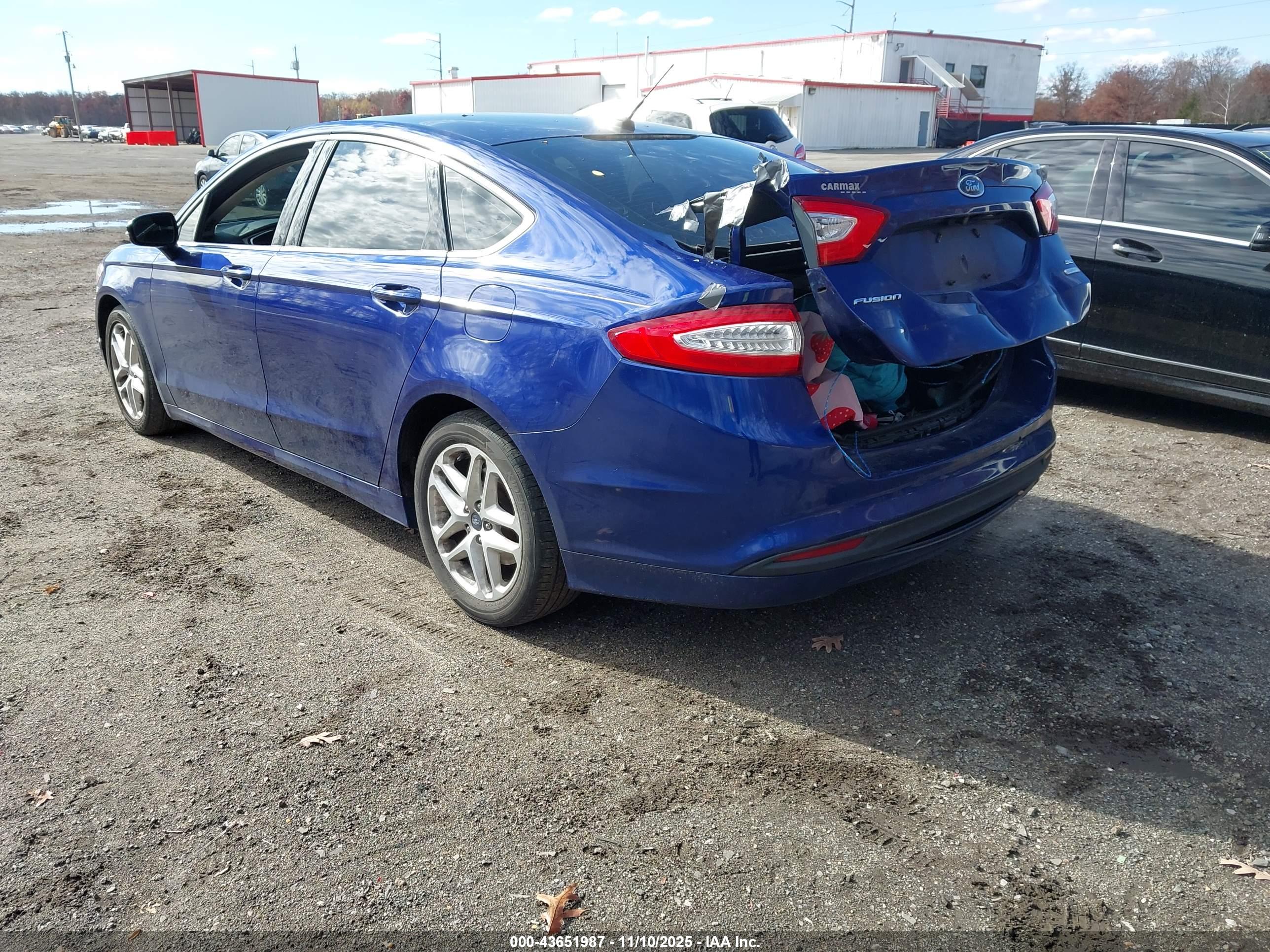 FORD FUSION image 3