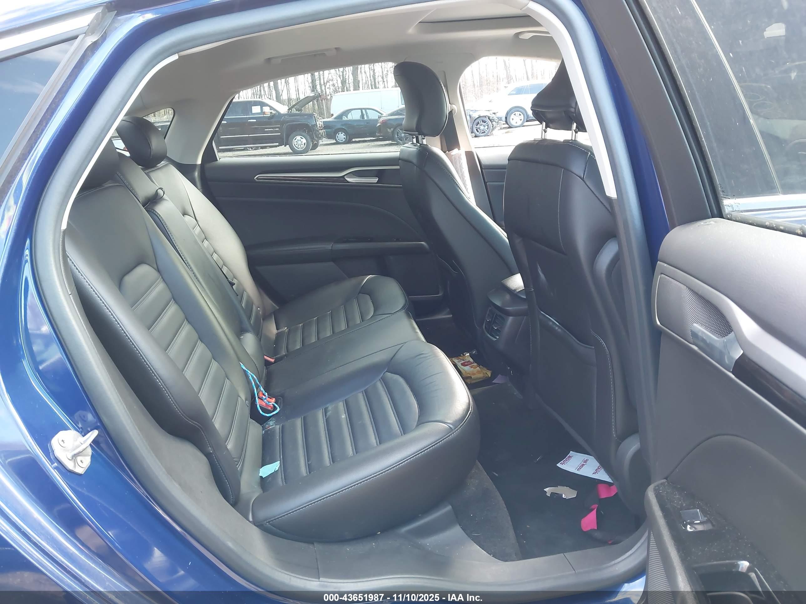 FORD FUSION image 8