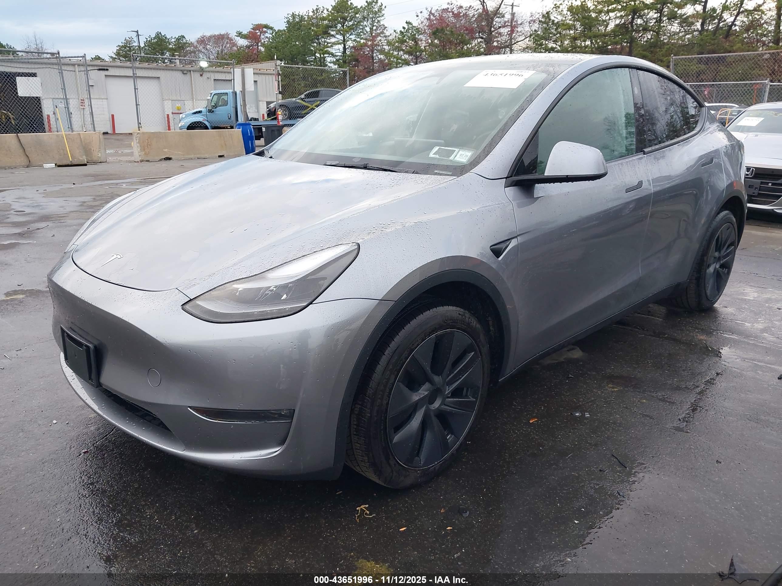 TESLA MODEL image 2