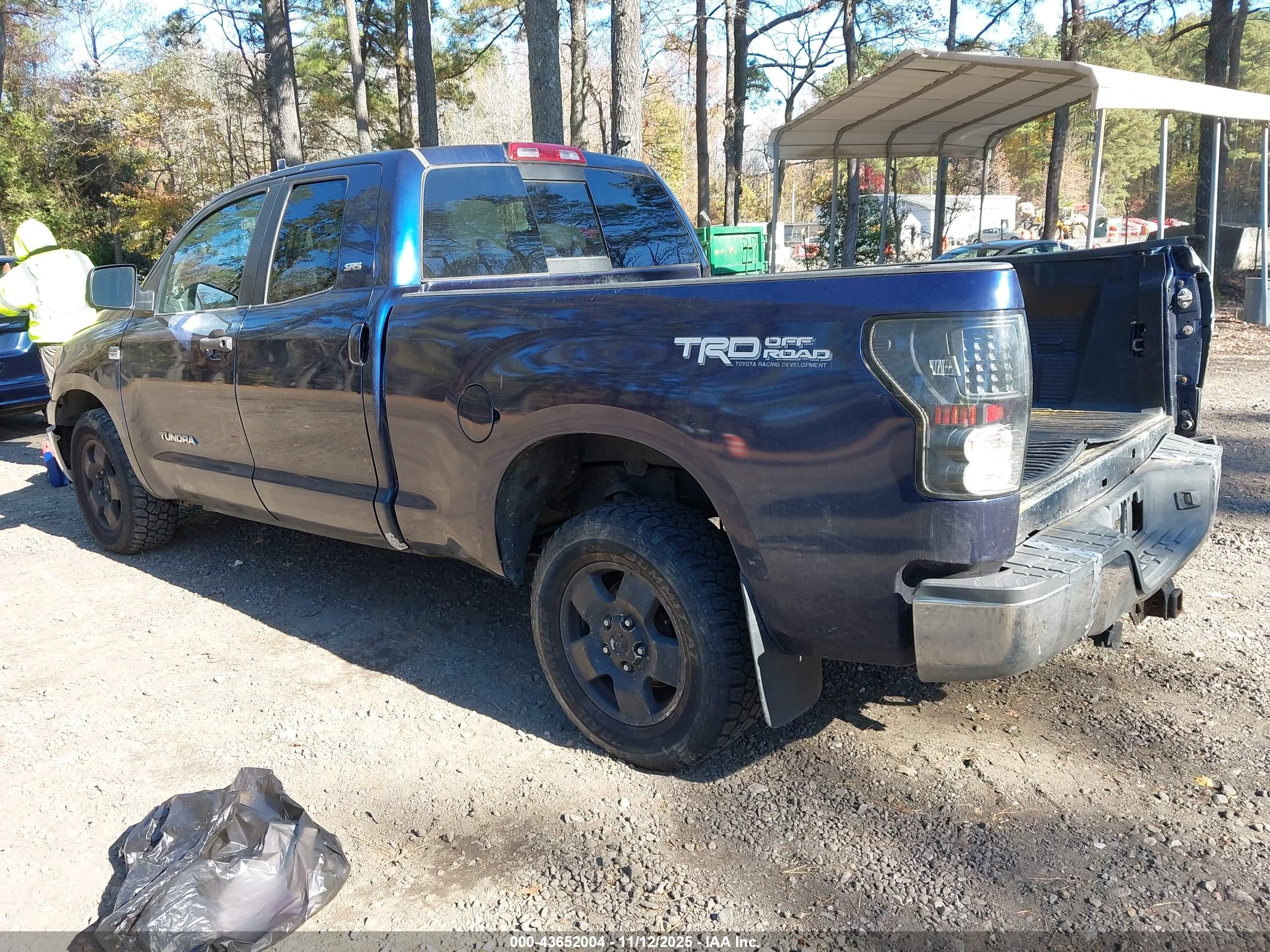 TOYOTA TUNDRA image 3